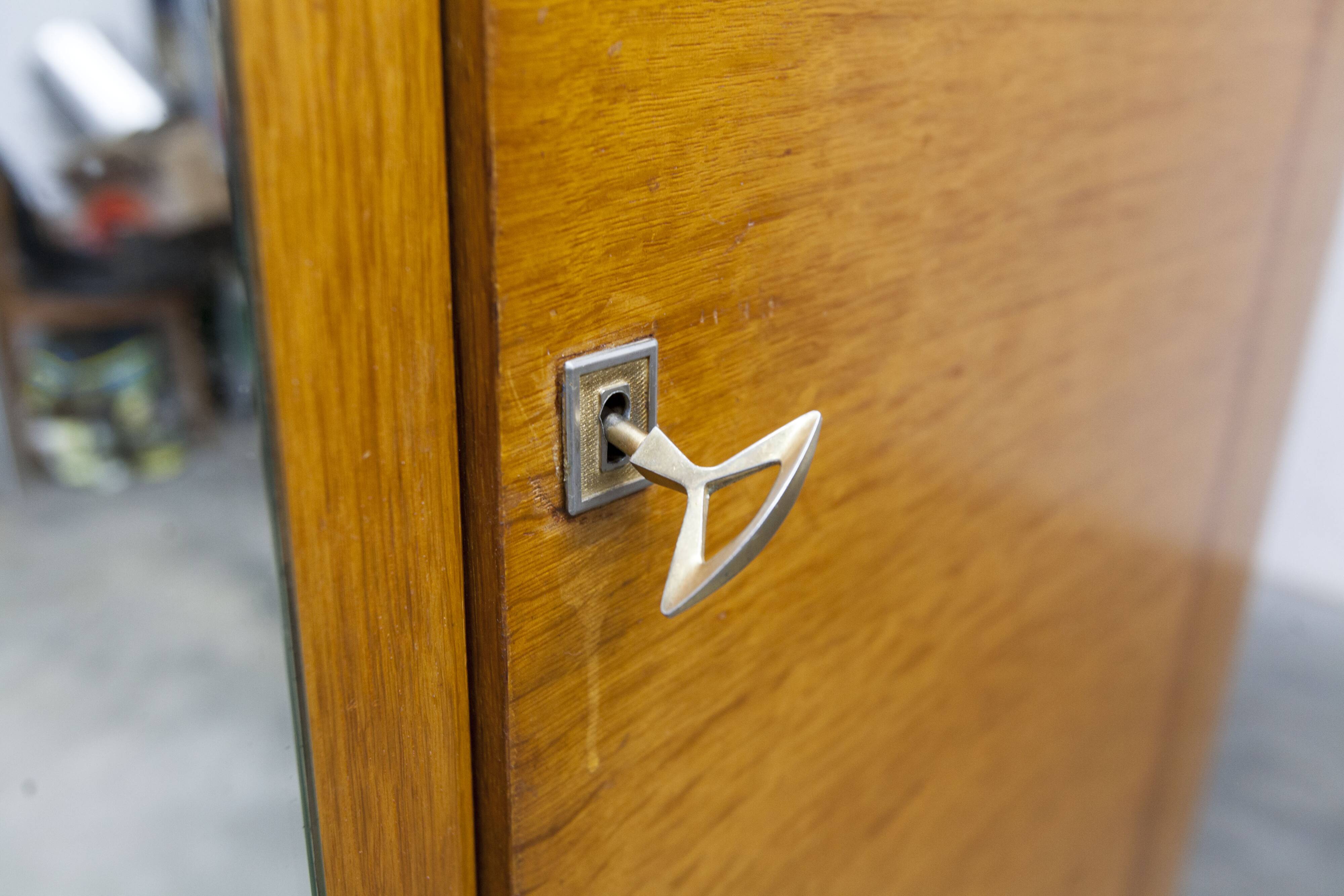 1970 Scandinavian wardrobe with shelves and mirror, 21x126, 2 doors.