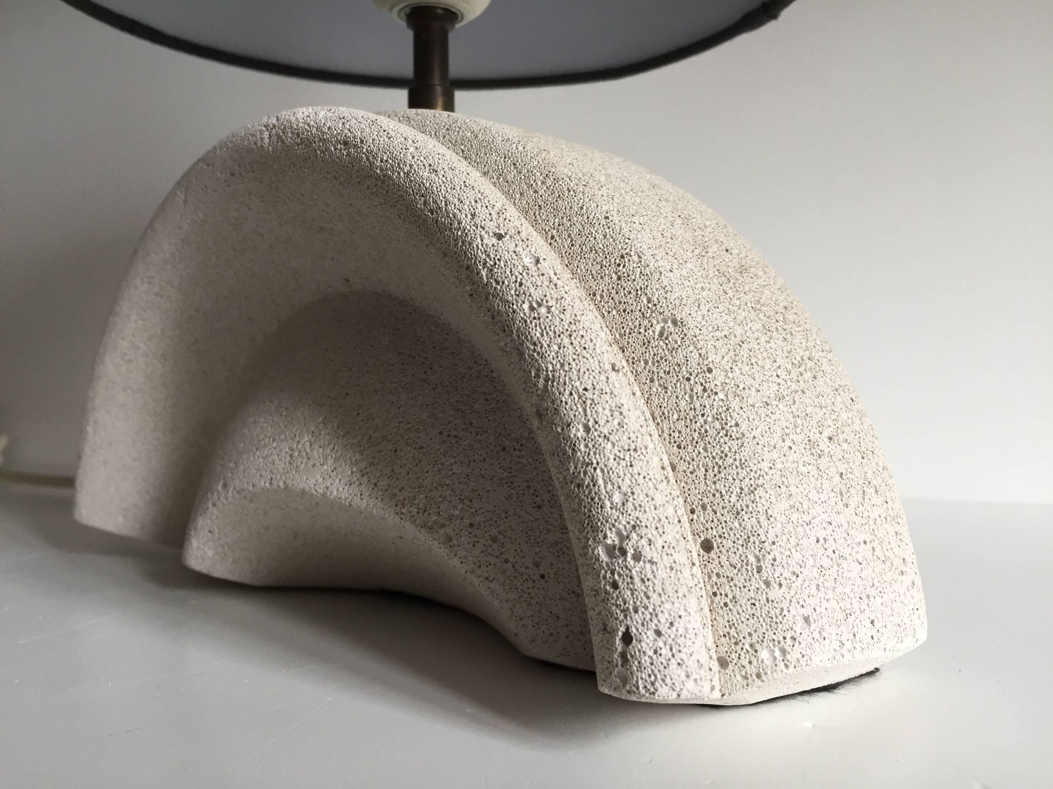 Lampe béton cellulaire façon Albert Tormos