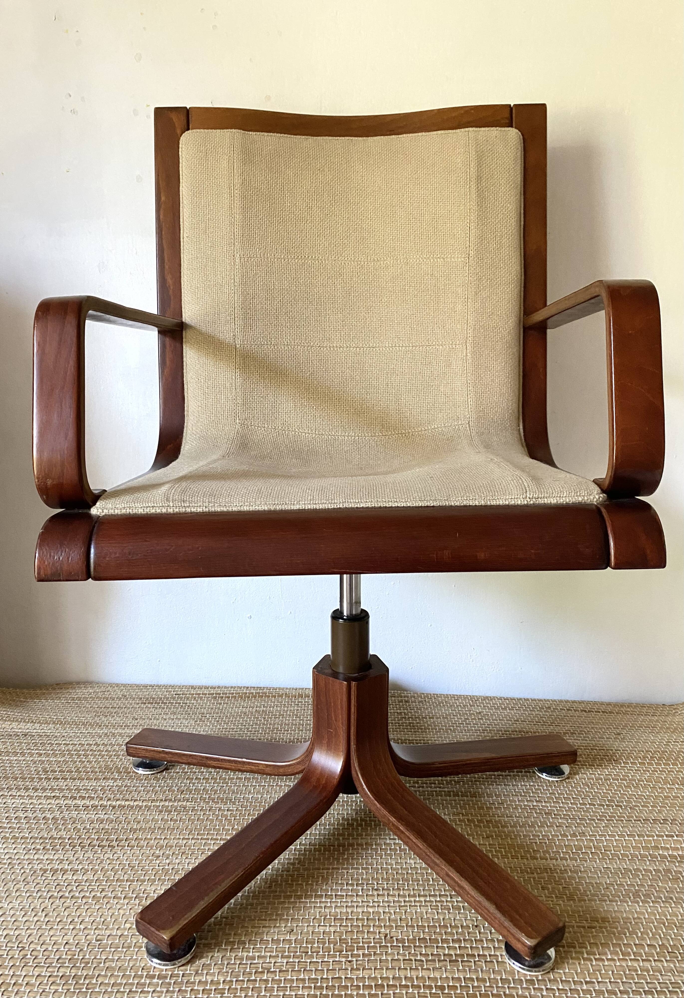 Fauteuil scandinave pivotant vintage