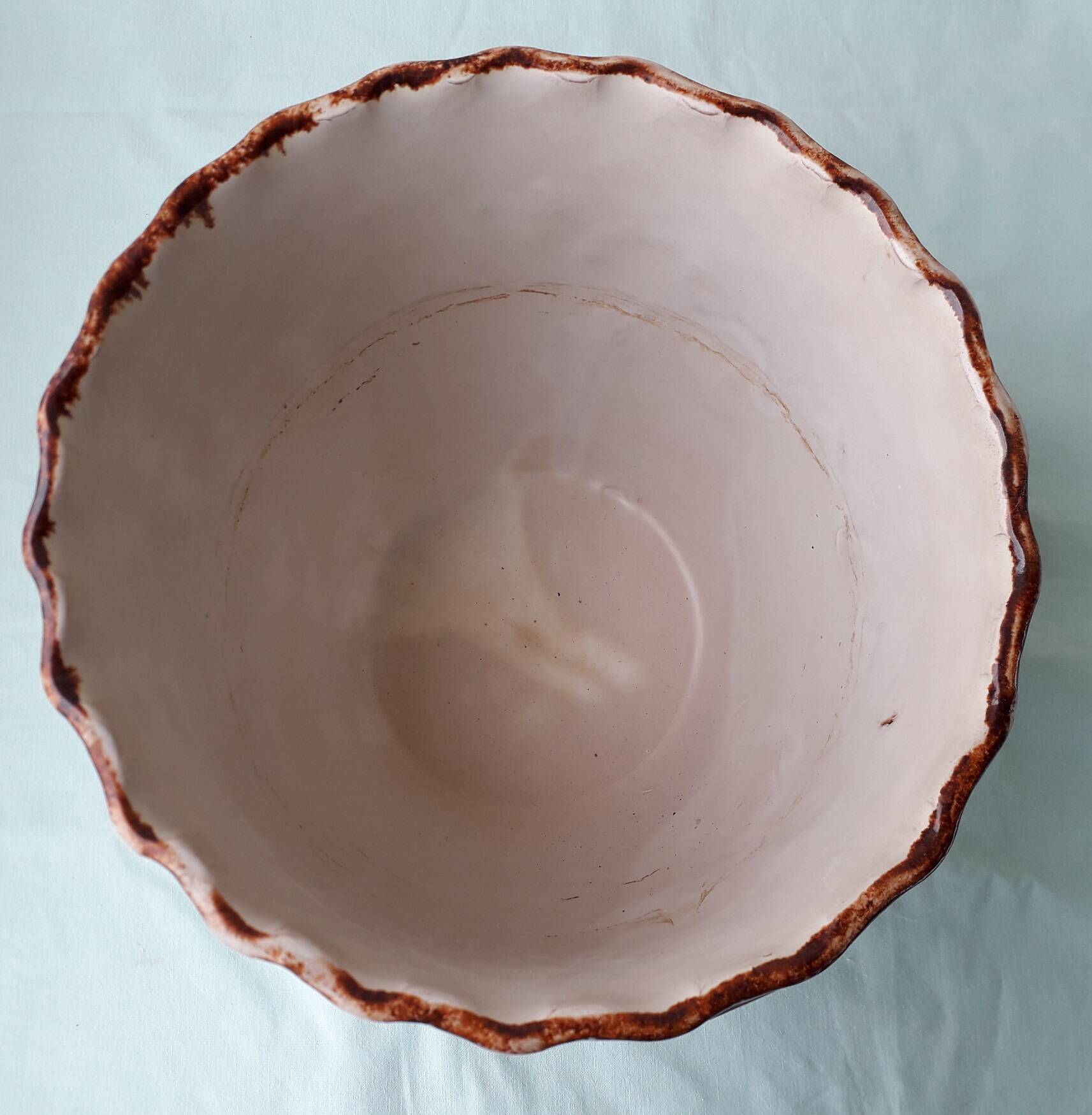 Ceramic cache-pot