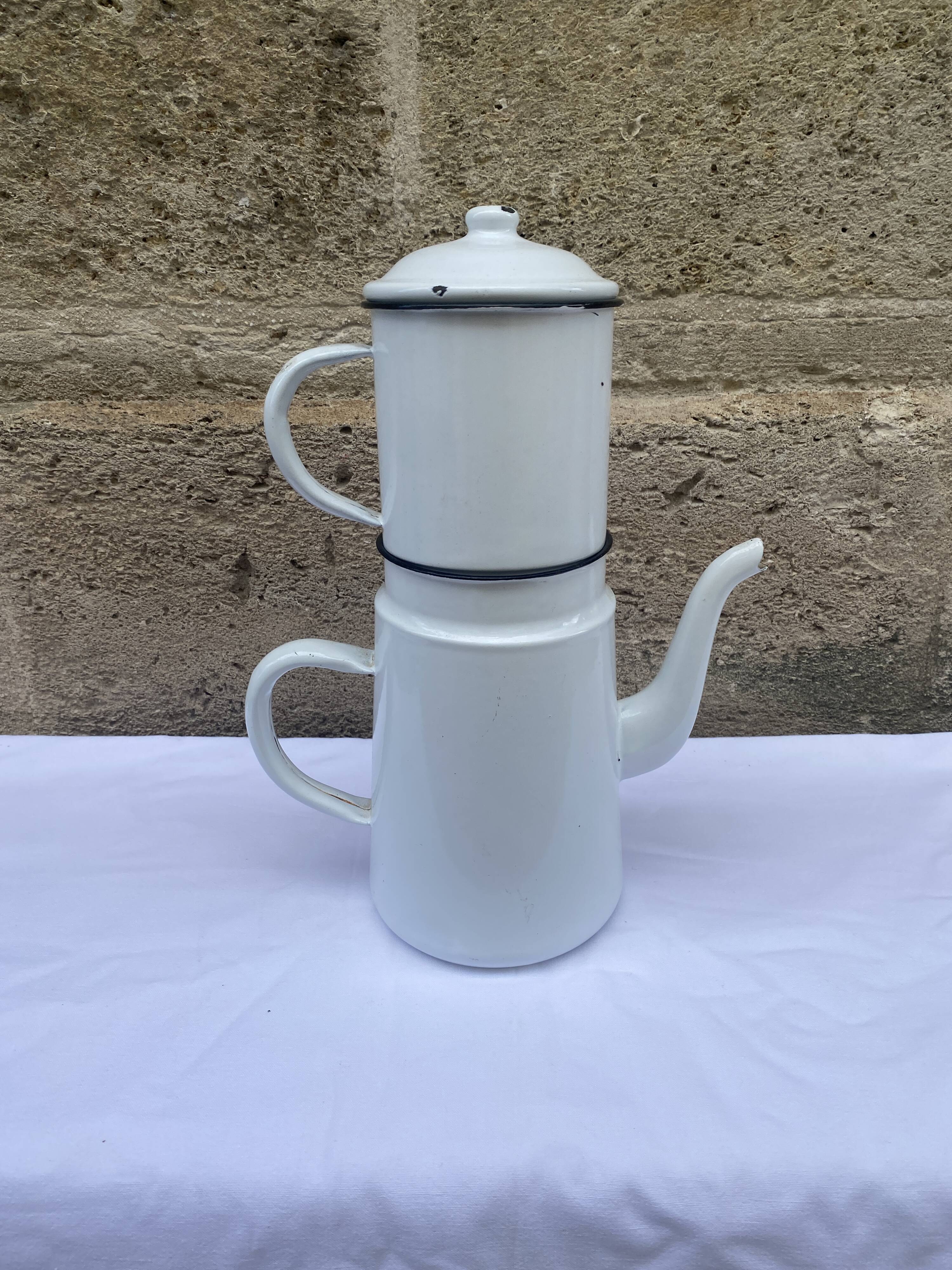 White enamelled coffee maker