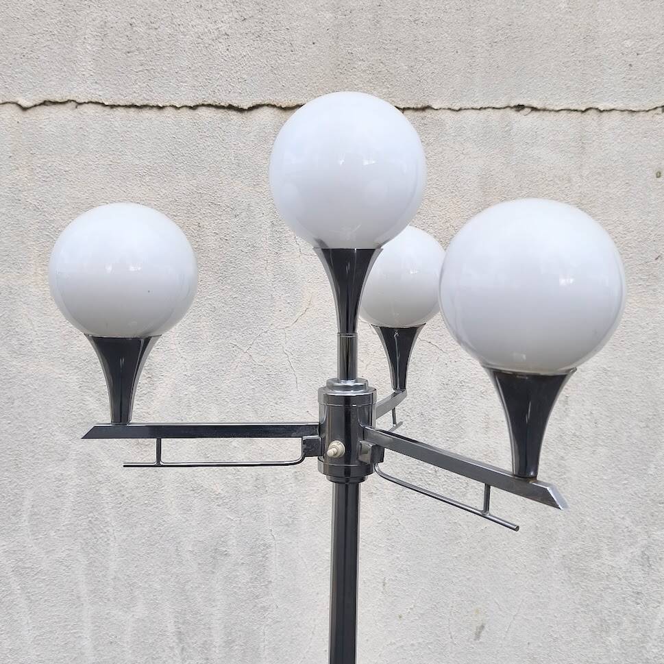 Space age floor lamp, chrome and opaline glass, 1970.