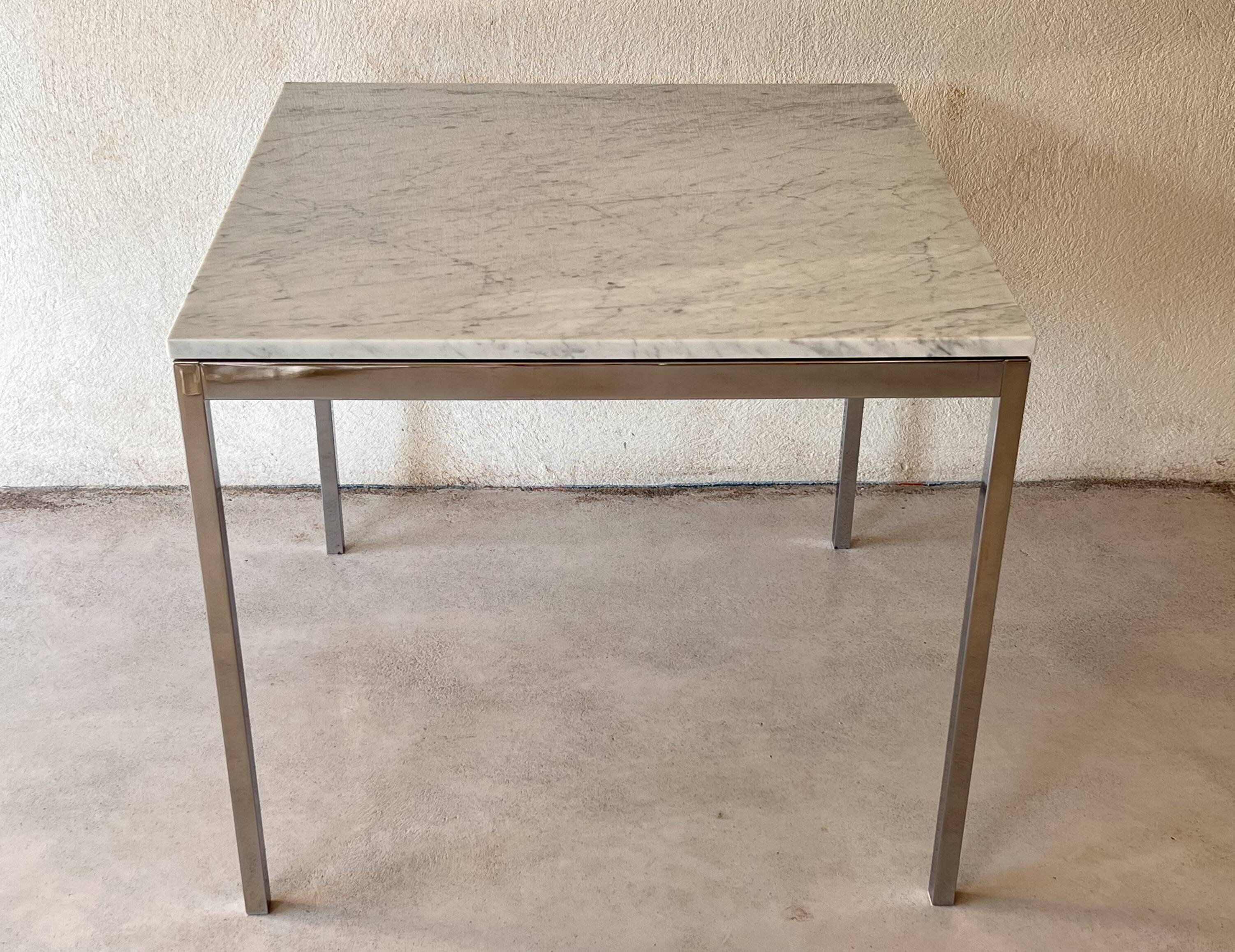 Table à manger dans le style de Knoll, Italie années 90