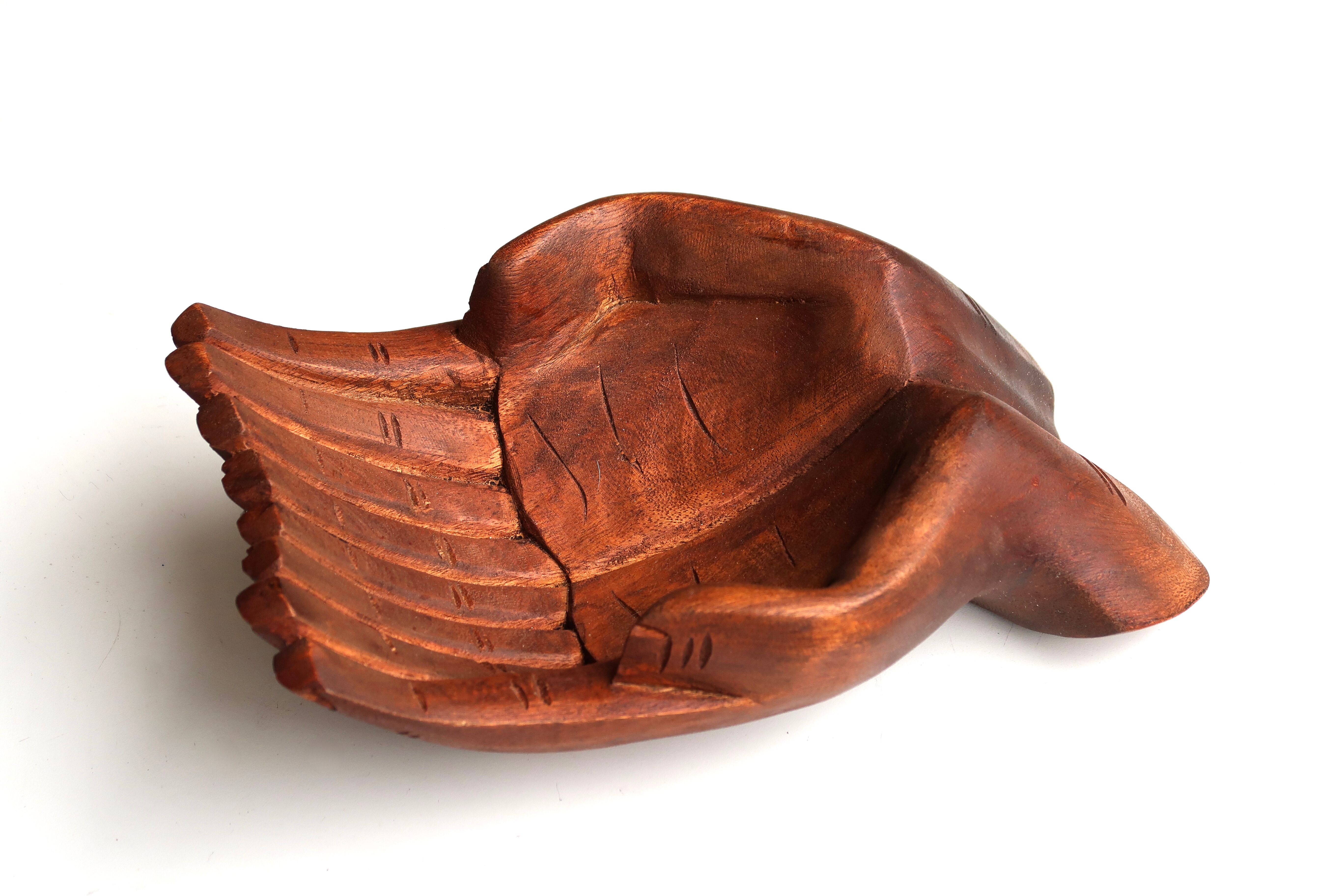 Empty pocket, hands joined in carved wood, 70s