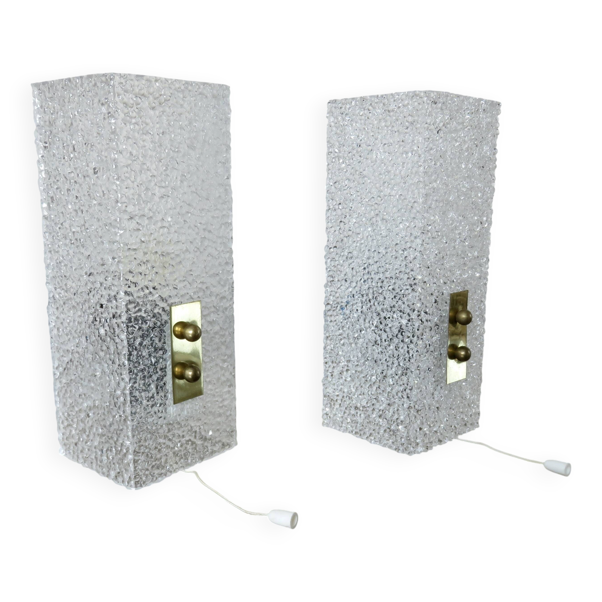 Pair of pull switch wall lights in perspex and gilded brass, France, circa 1960.