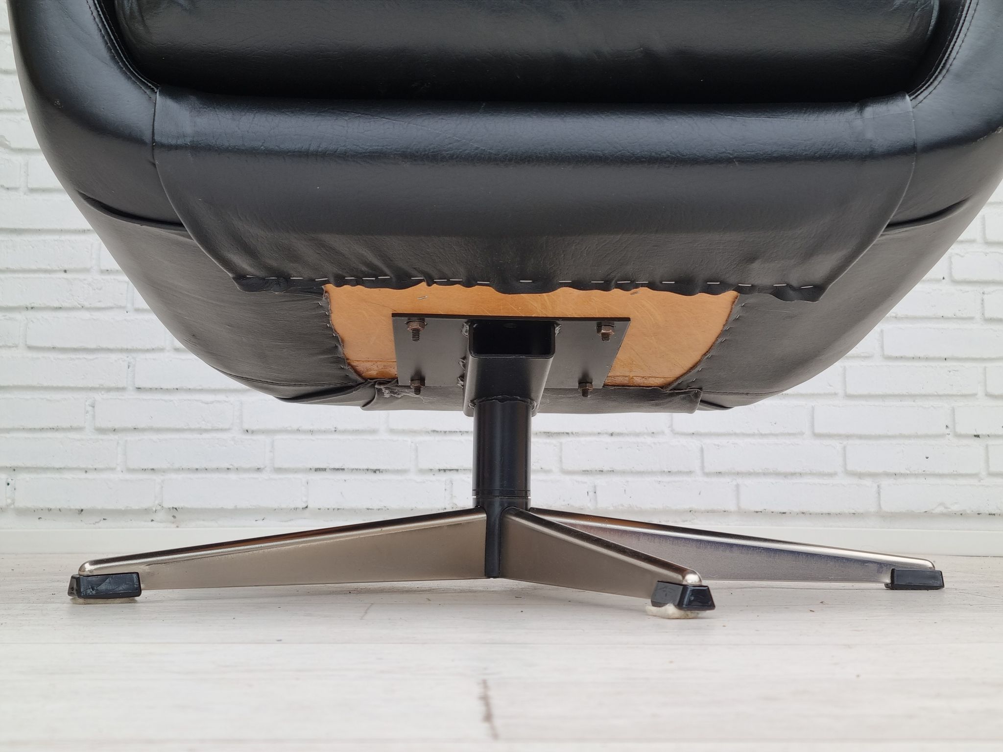 Fauteuil en cuir pivotant danois vintage