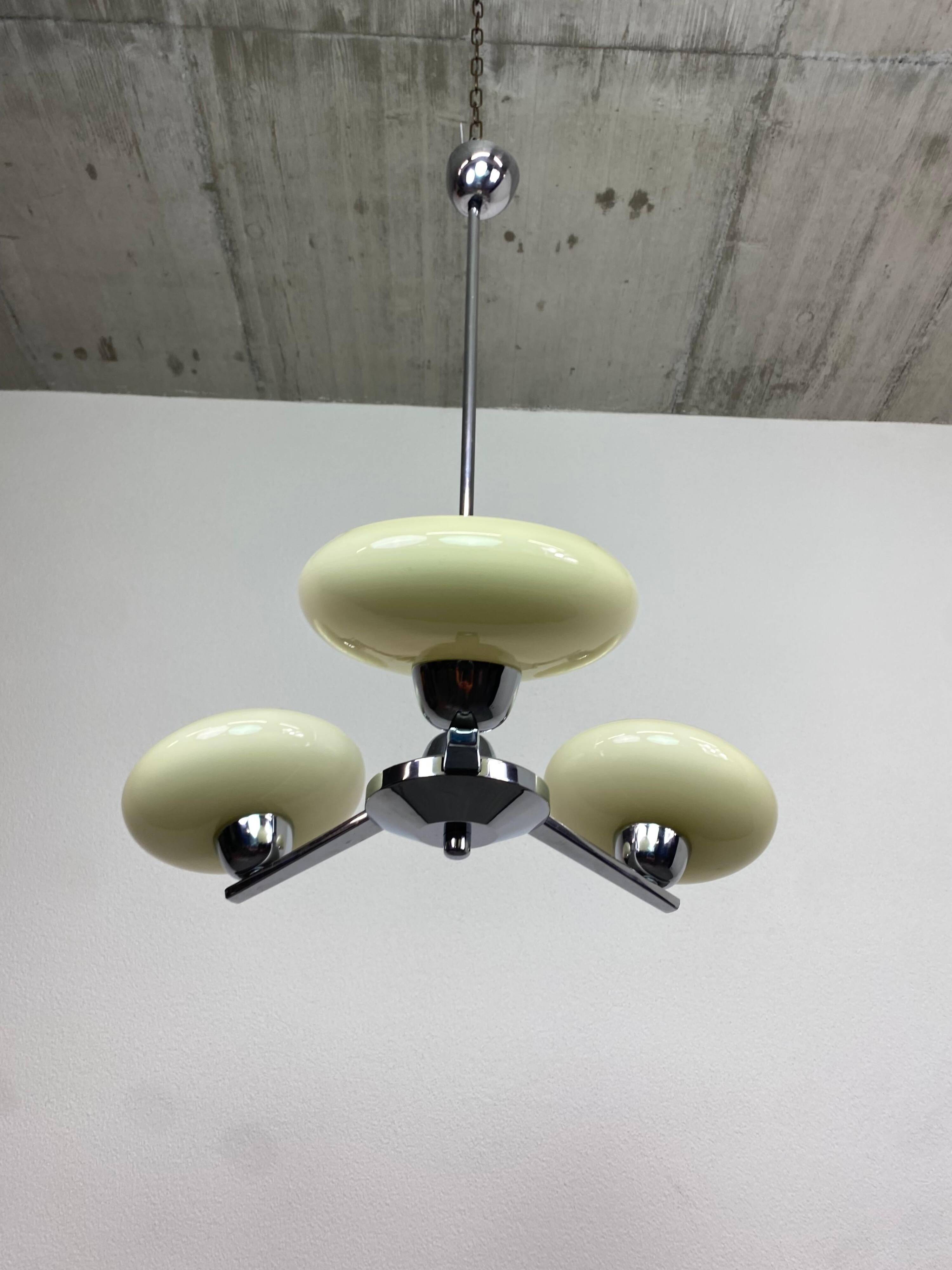 Functionalist pendant lamp