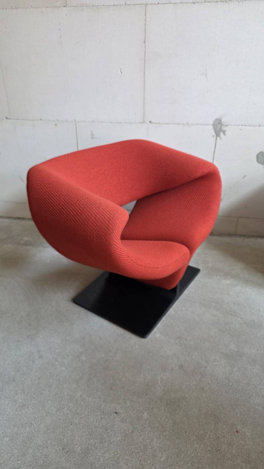 Ribbon Chair by Pierre Paulin Artifort