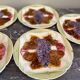 5 assiettes en barbotine