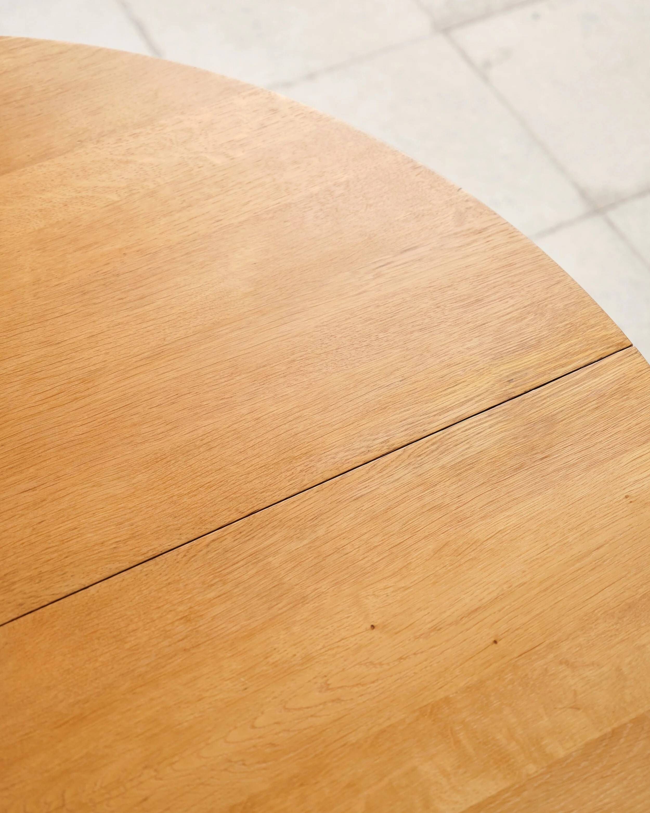 Table ronde extensible en chêne par Hans J. Wegner, Danemark, années 70