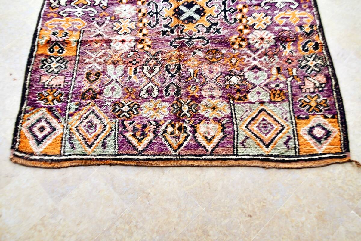 Vintage Boujaad Moroccan Berber rug 355 x 215 cm Excellent condition