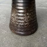 Brutalist studio pottery vase in East German style from the mid-century by Kerstin & Ralf Unterstab for Kunsttöpferei Unterstab KTU, 1960s.