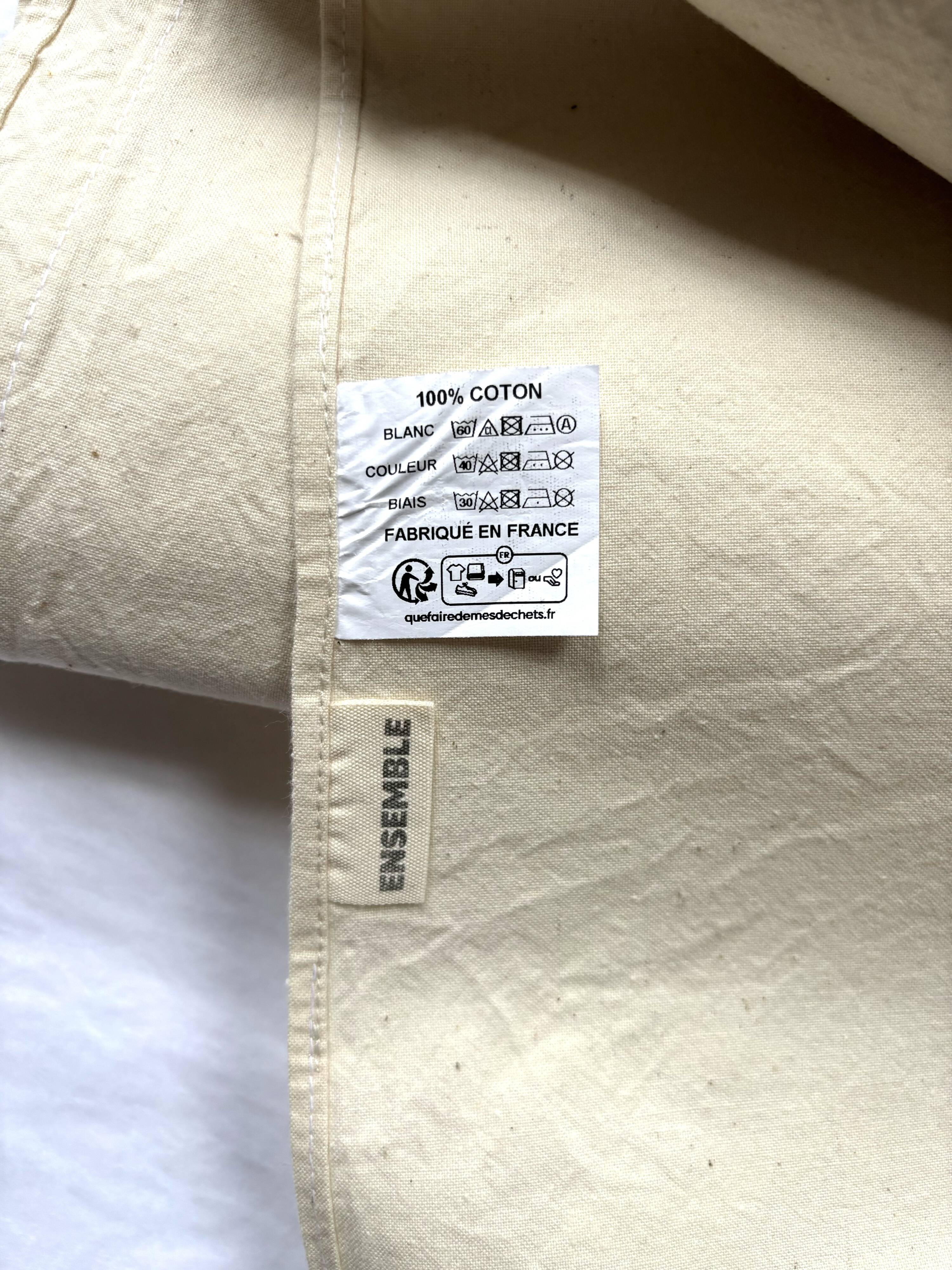 Nappe, écru, surpiqûres bleue/verte