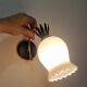 Applique en opaline blanche laiton finition noire