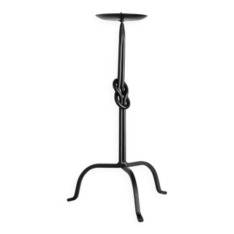 Black hand-forged iron candle holder with knot detail - Brutalist Italian 1970s vintage centerpiece