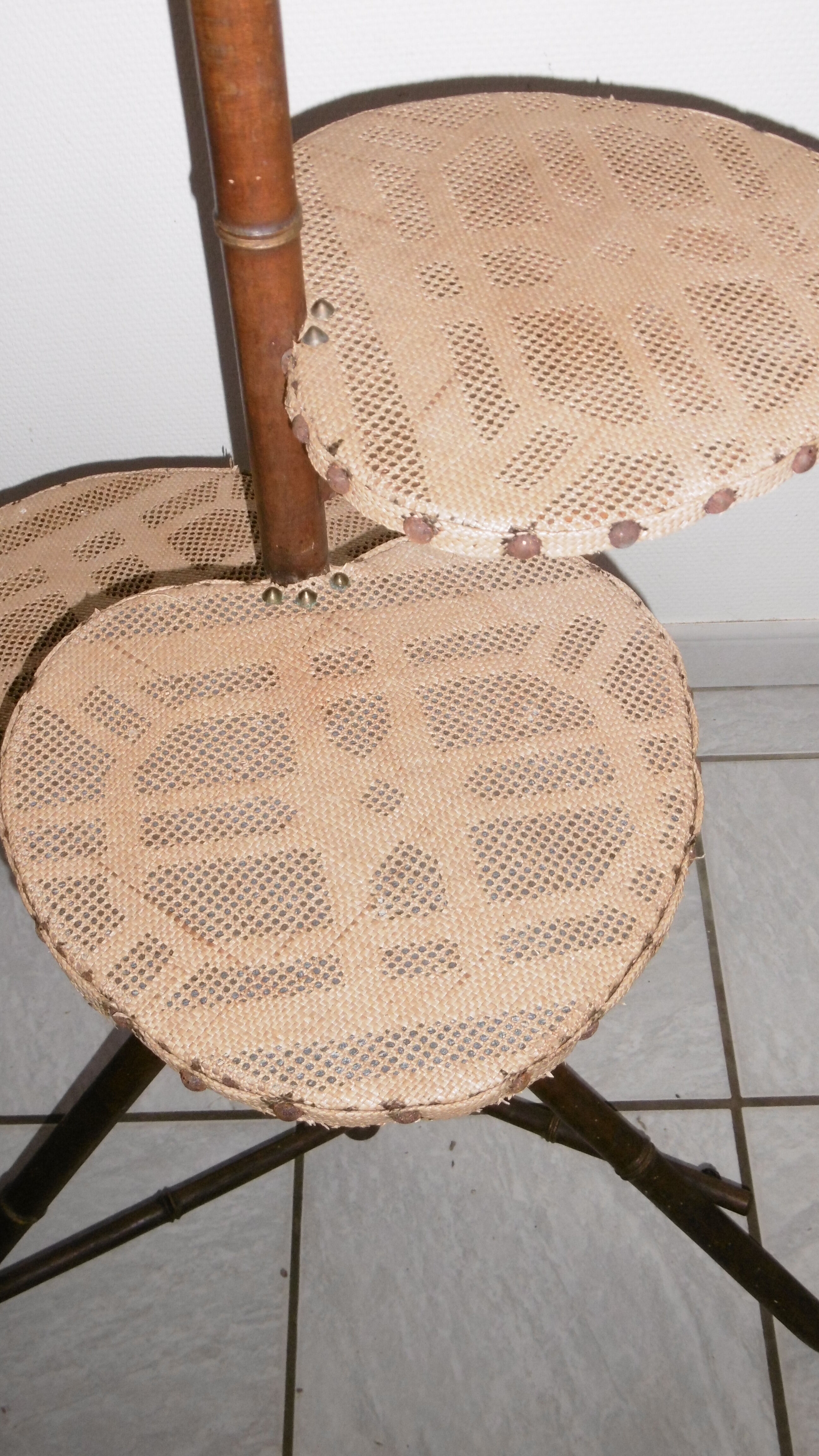 Support of 3-door plants