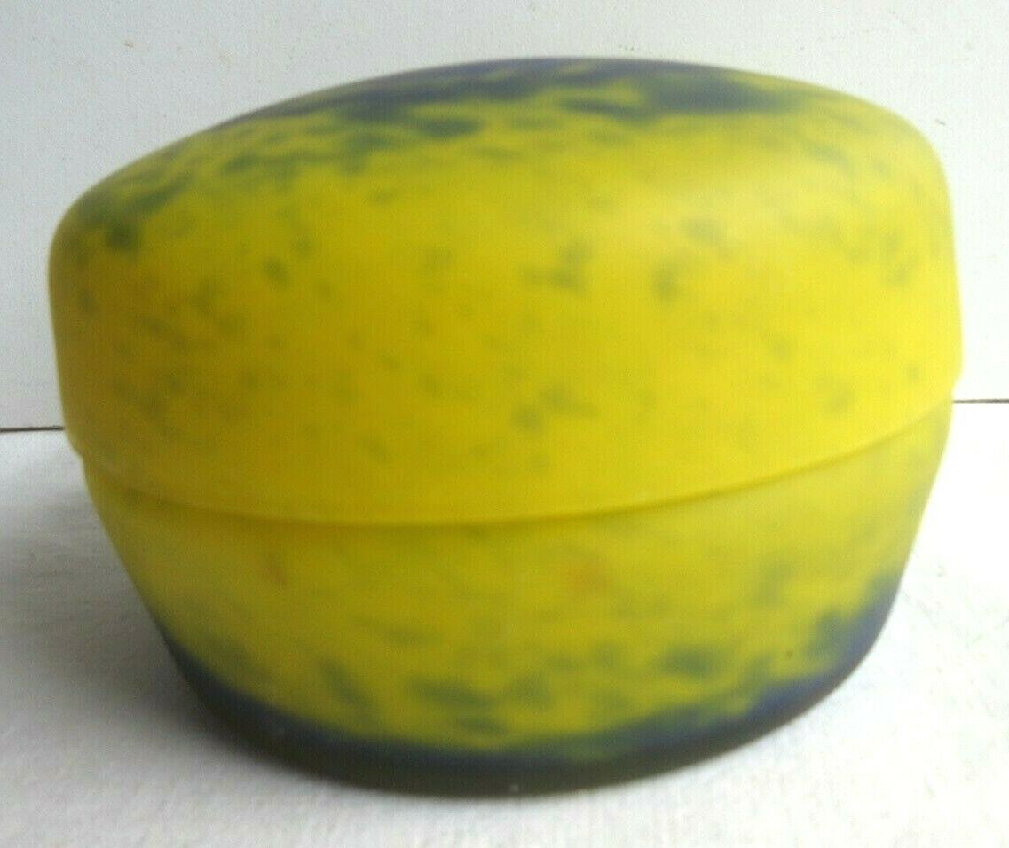 Bonbonnière yellow and blue glass paste, Art Deco, Muller or Degué taste