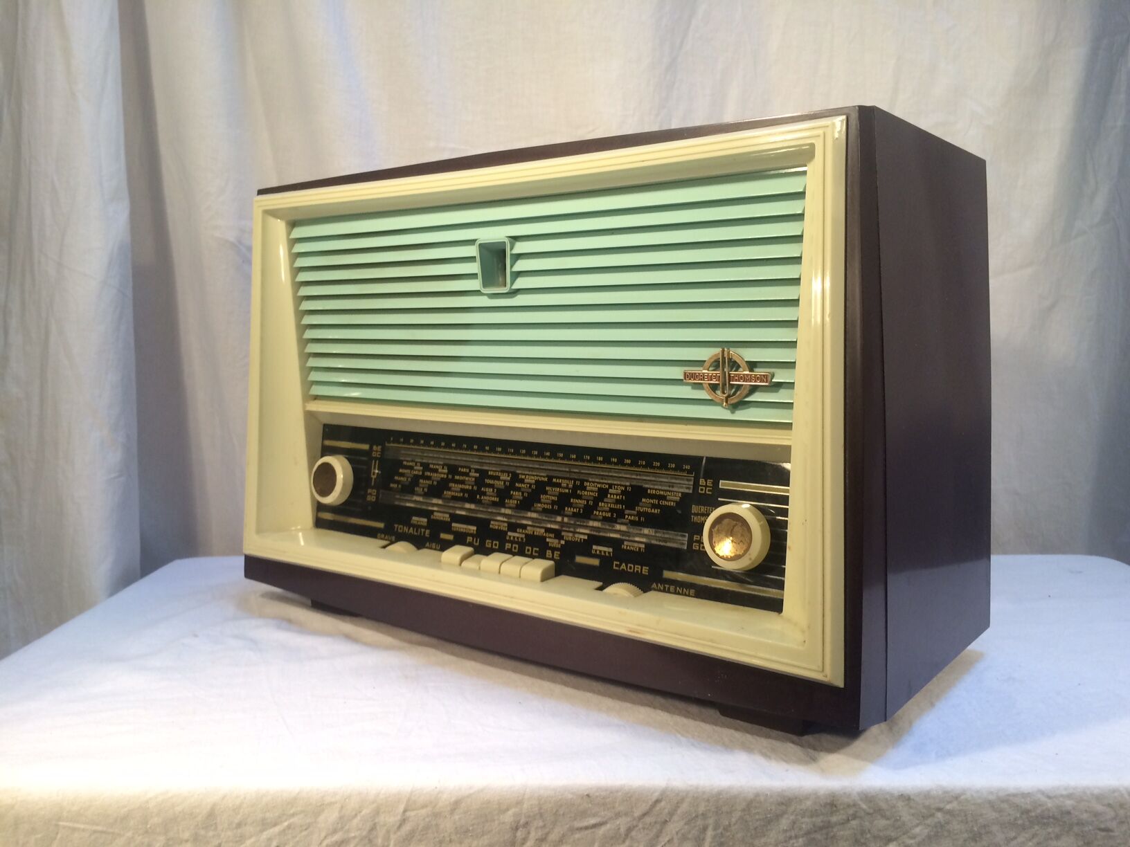 Ancienne radio tsf à lampes ducretet thomson modèle l 934