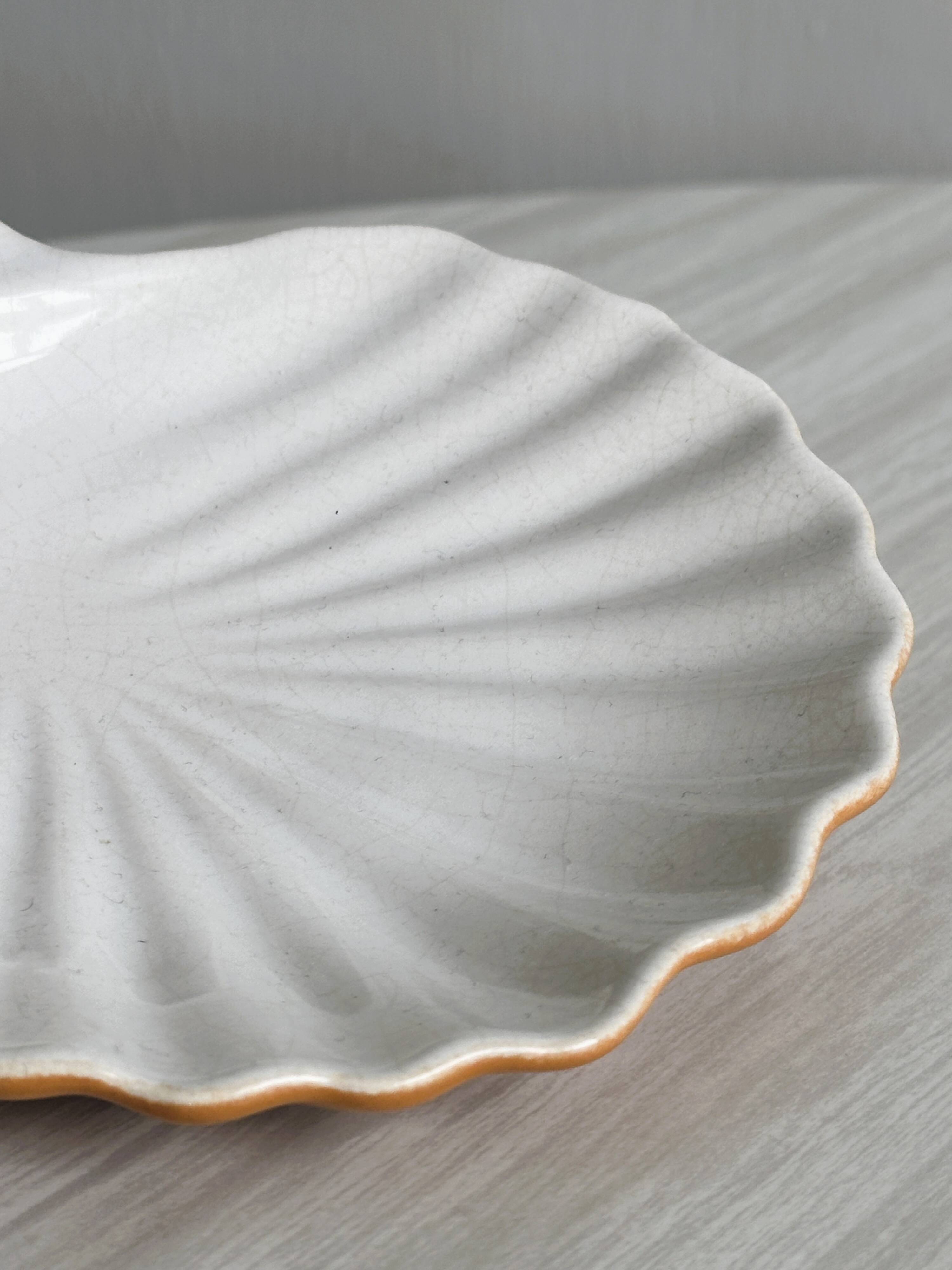 Coupelle en forme de coquillage bicolore, porte-savon