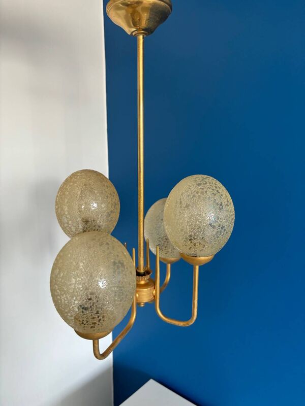 Suspension années 1950 doré 4 globes d’oeuf