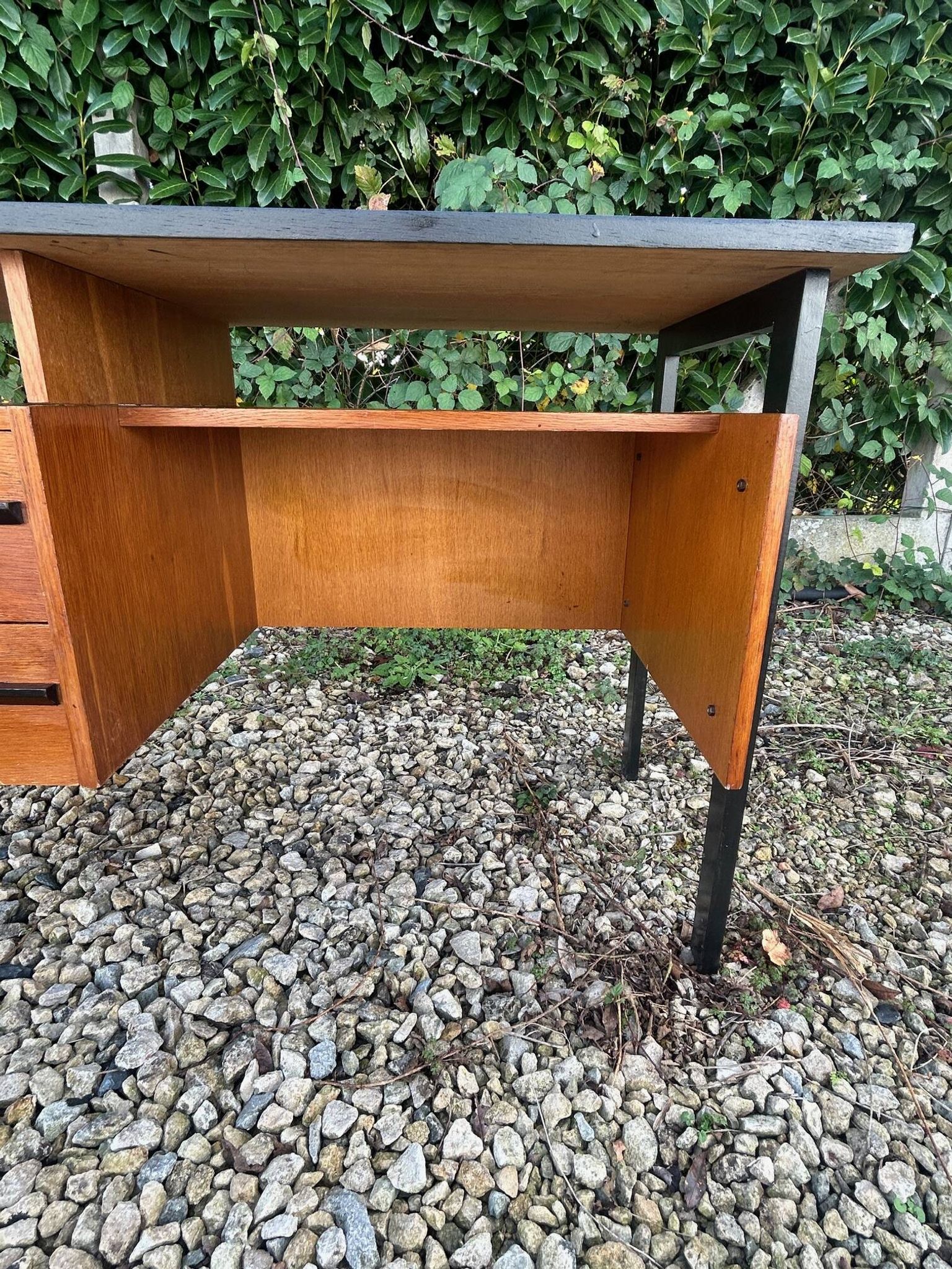 bureau moderniste  des années 50
