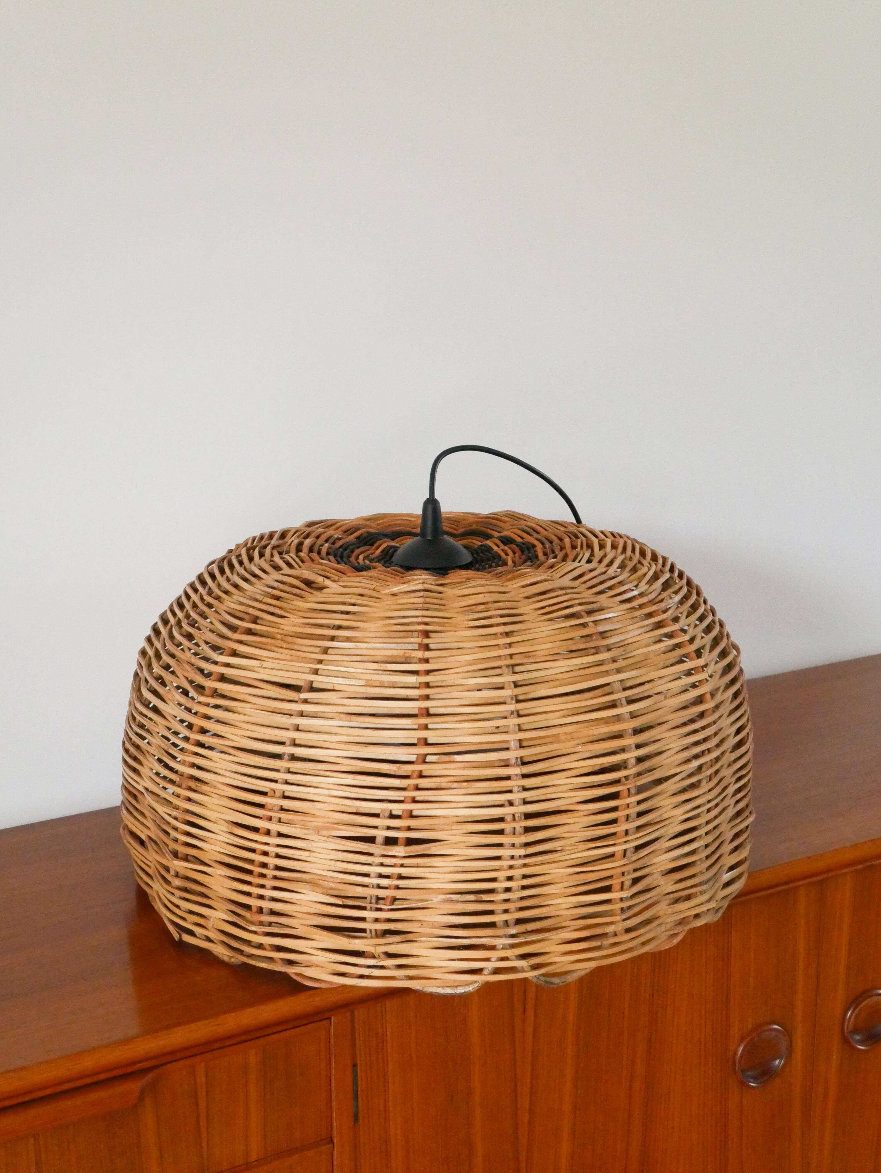 Giant wicker pendant light, round shape, 1970 - 54 X 34 cm