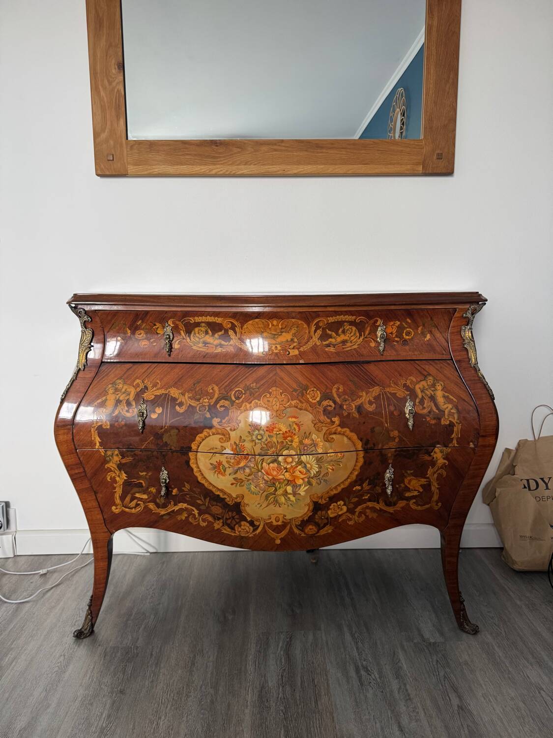 Commode style Louis XV