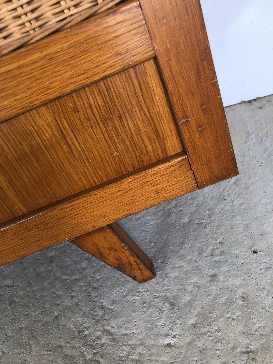 Toy chest with rattan feet retro 50