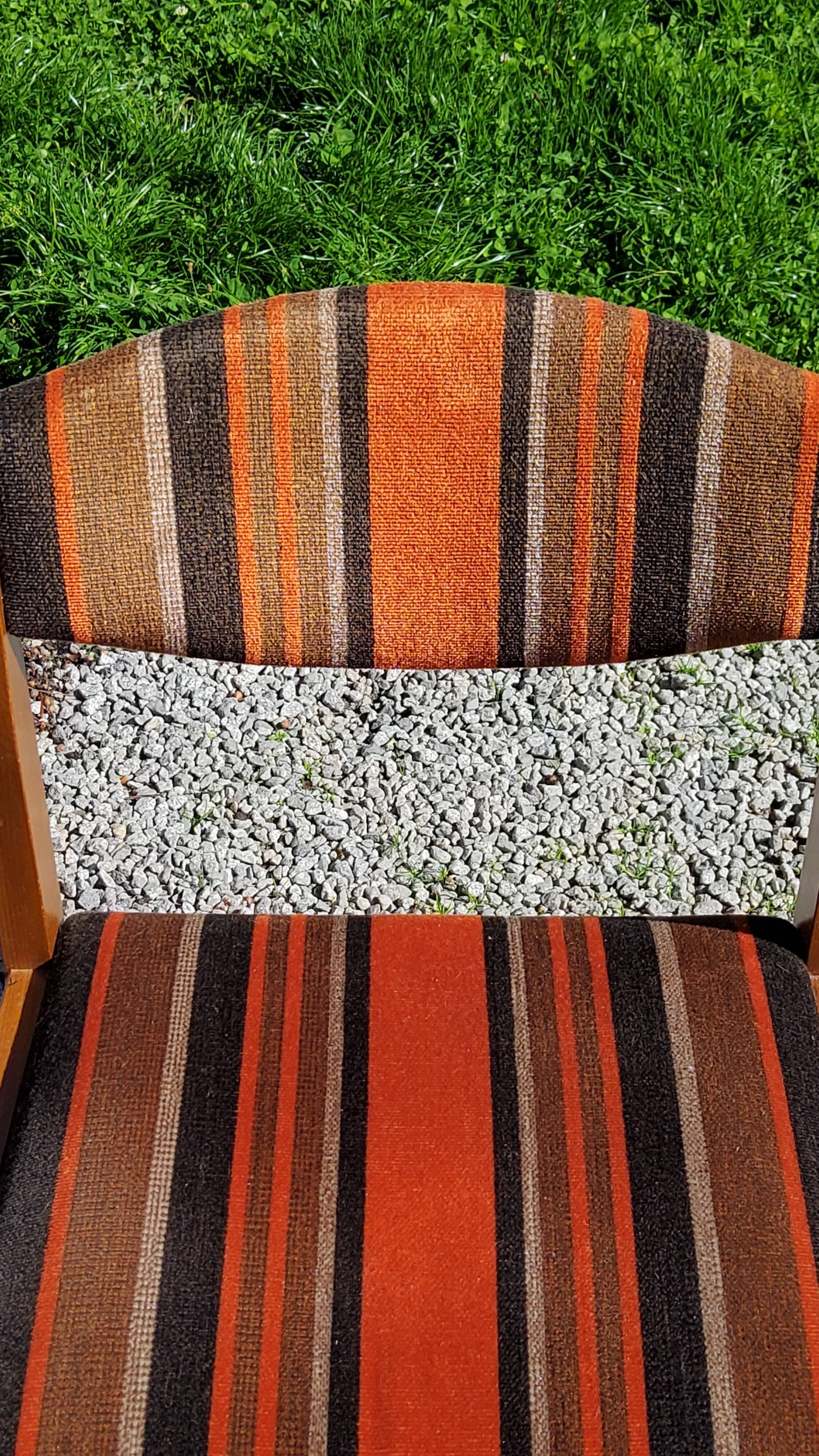 Set of 5 70s designer chairs in beech and orange and brown velvet Self éditeur