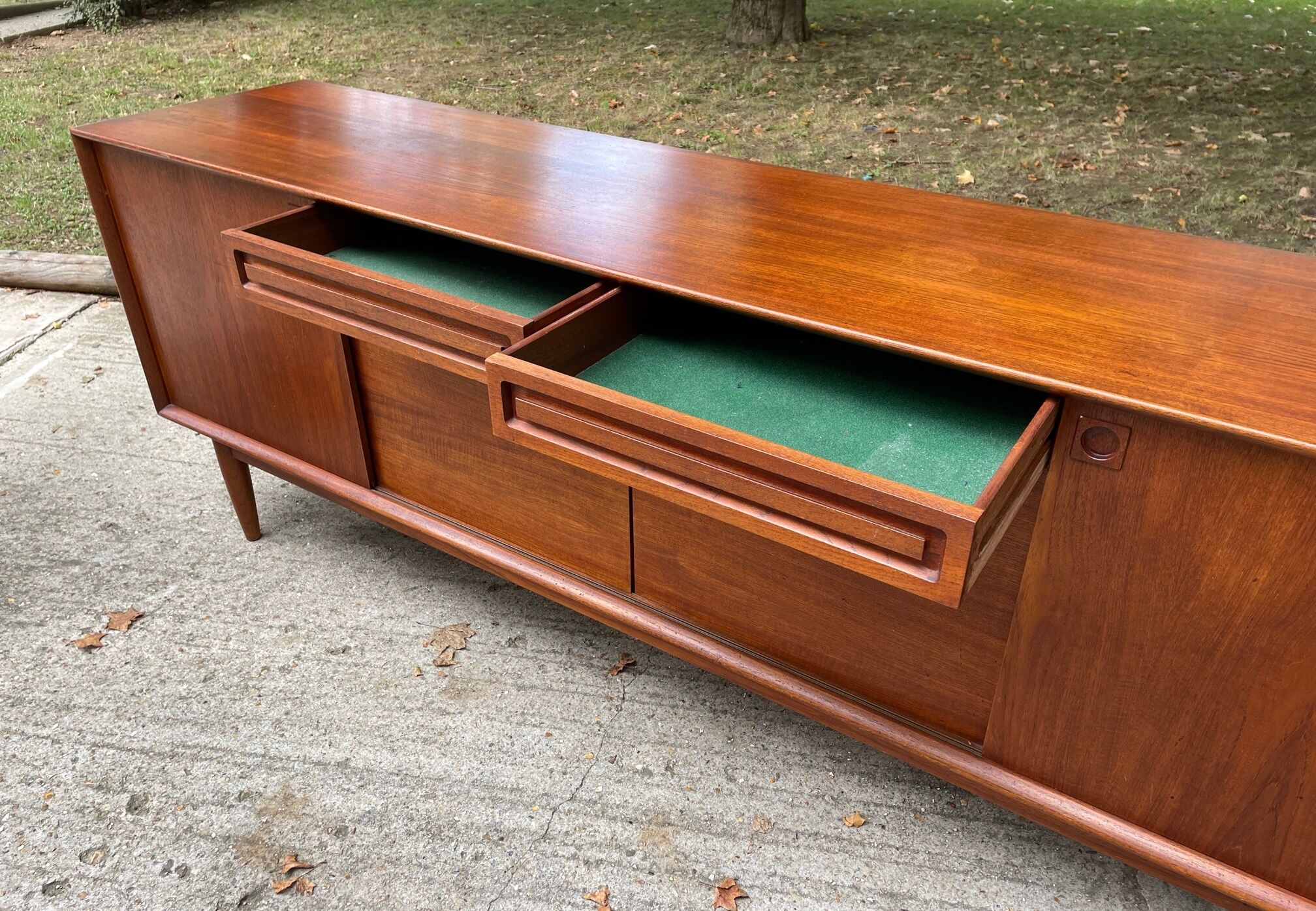 Teak design sideboard by Edvard Valentinsen, published by Samcom. 1960 Denmark.