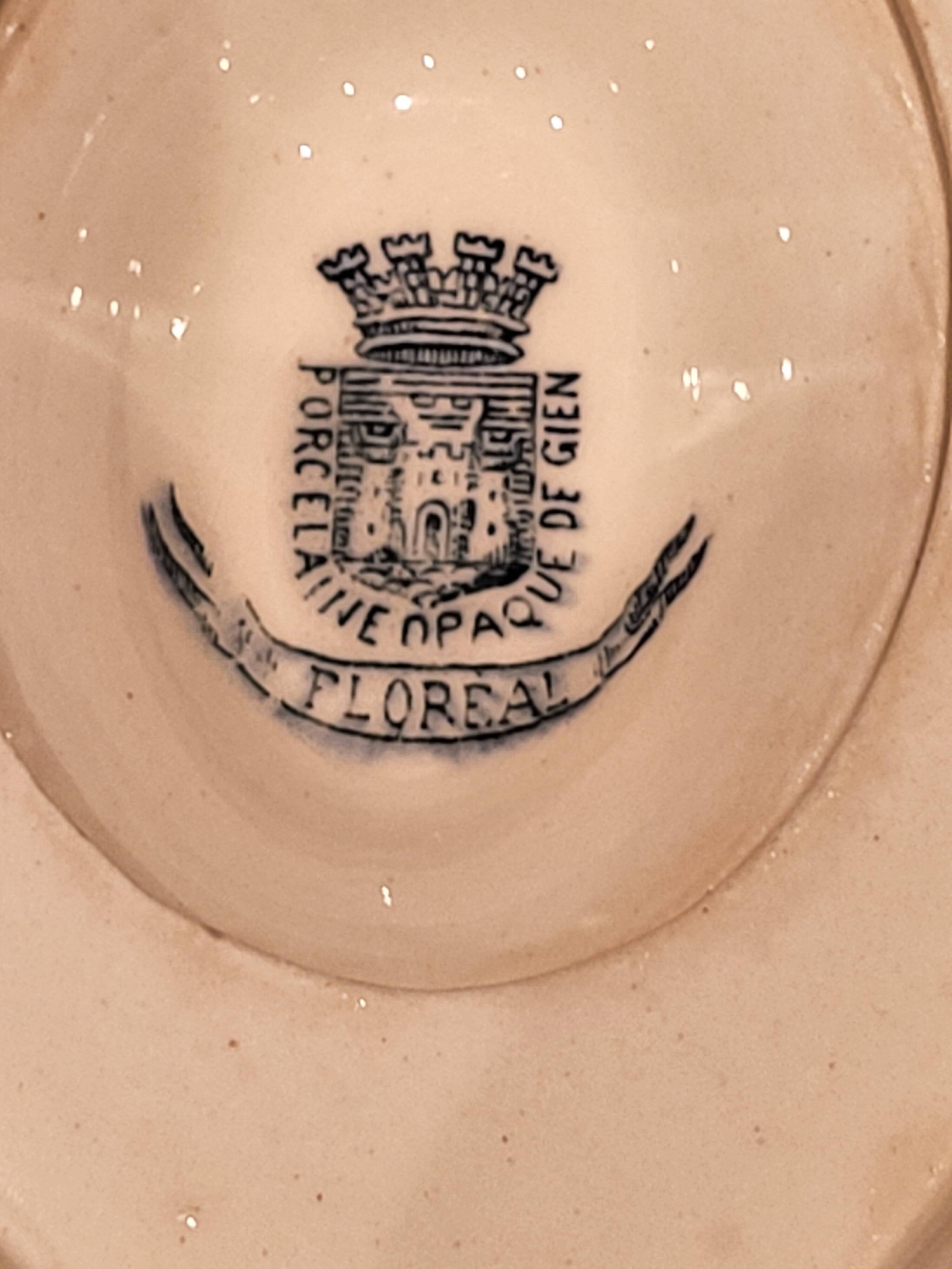 Porcelain sauceboat from Gien, Floréal blue model.