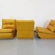 Suite de 3 chauffeuses Roche Bobois vintage en cuir jaune moutarde années 70