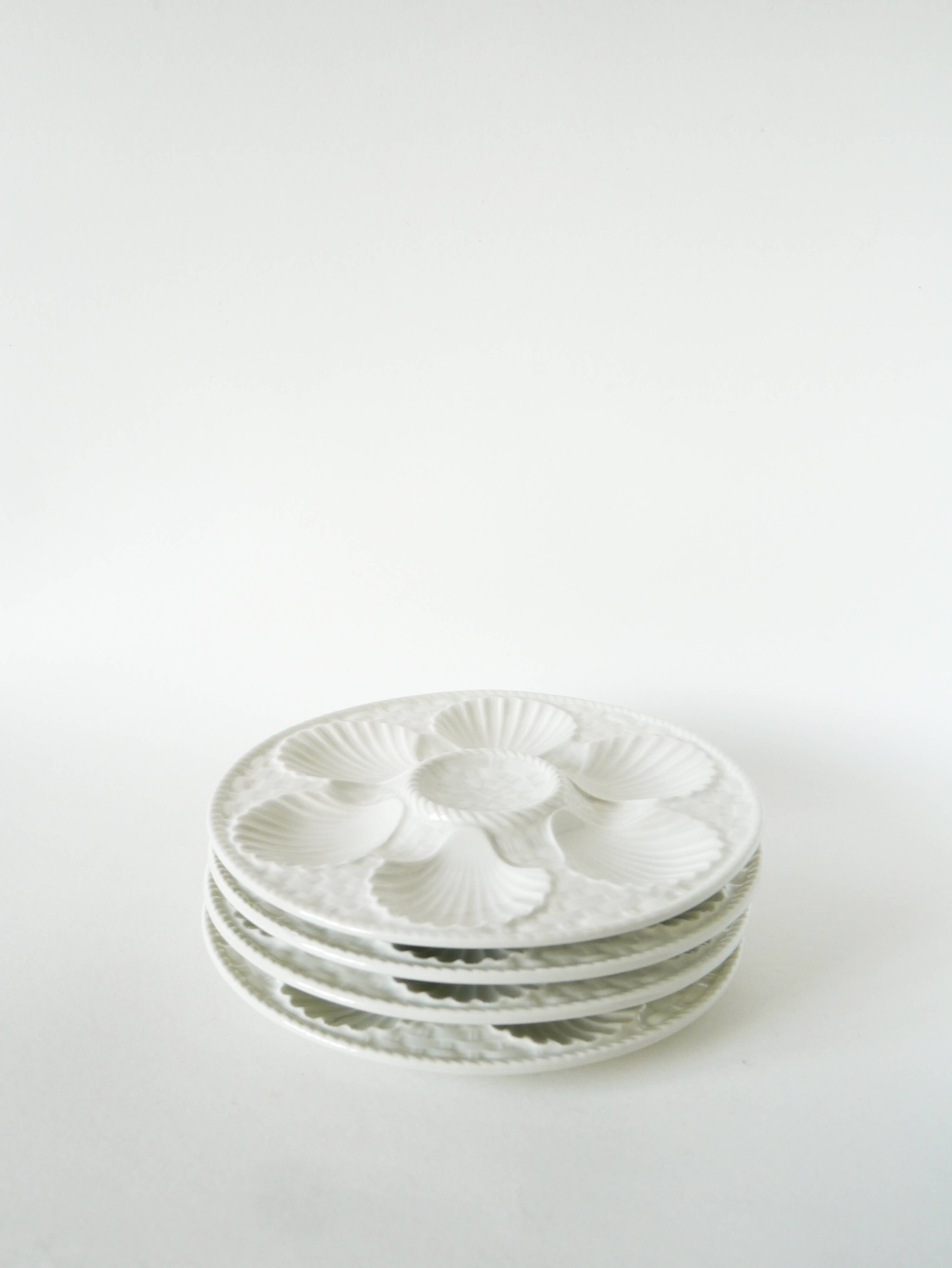 Set of 4 oyster plates in majolica, White, 1960