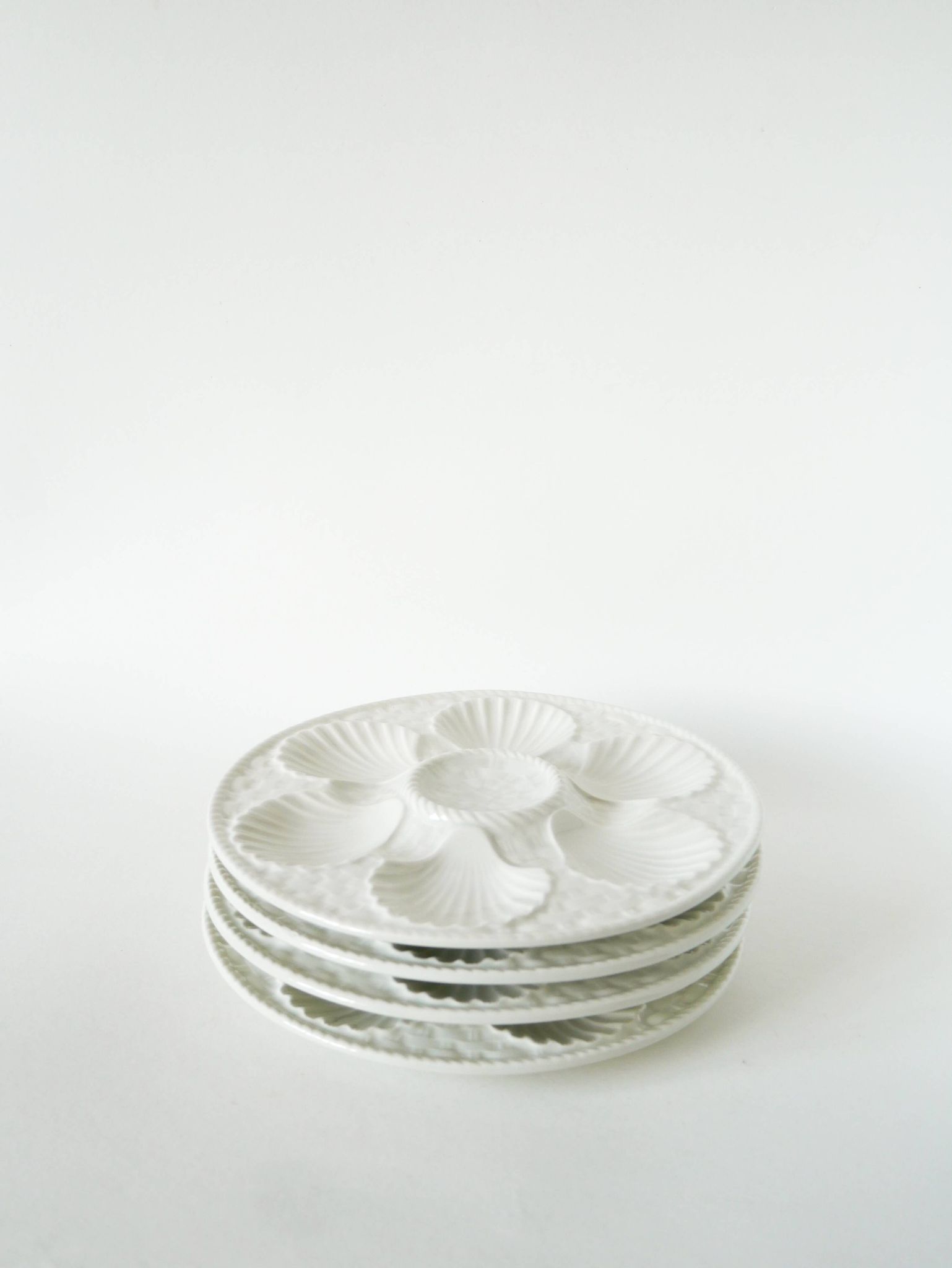 Set of 4 oyster plates in majolica, White, 1960