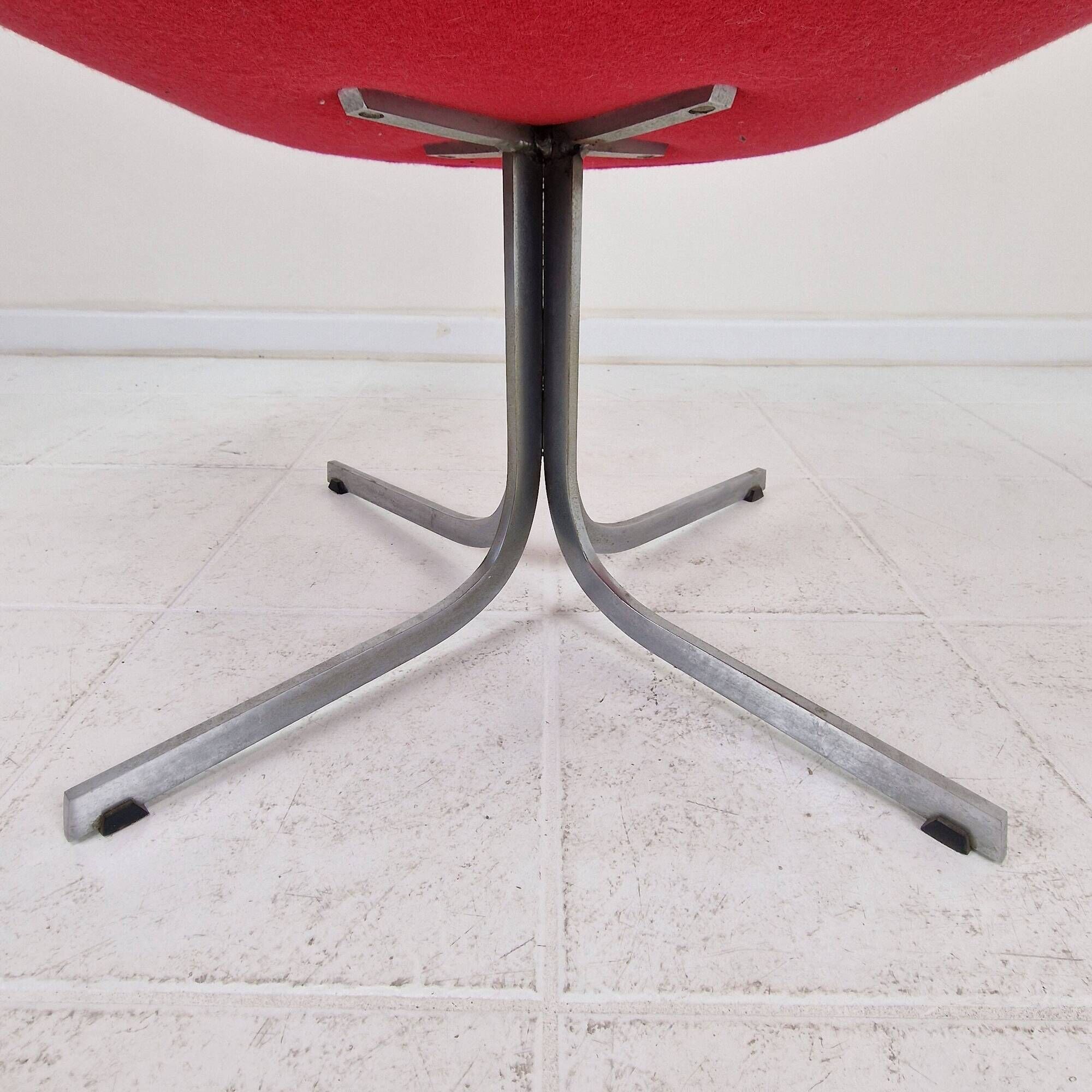 Set of 2 'Big Tulip' Easy Chairs (Model 543) by Pierre Paulin for Artifort