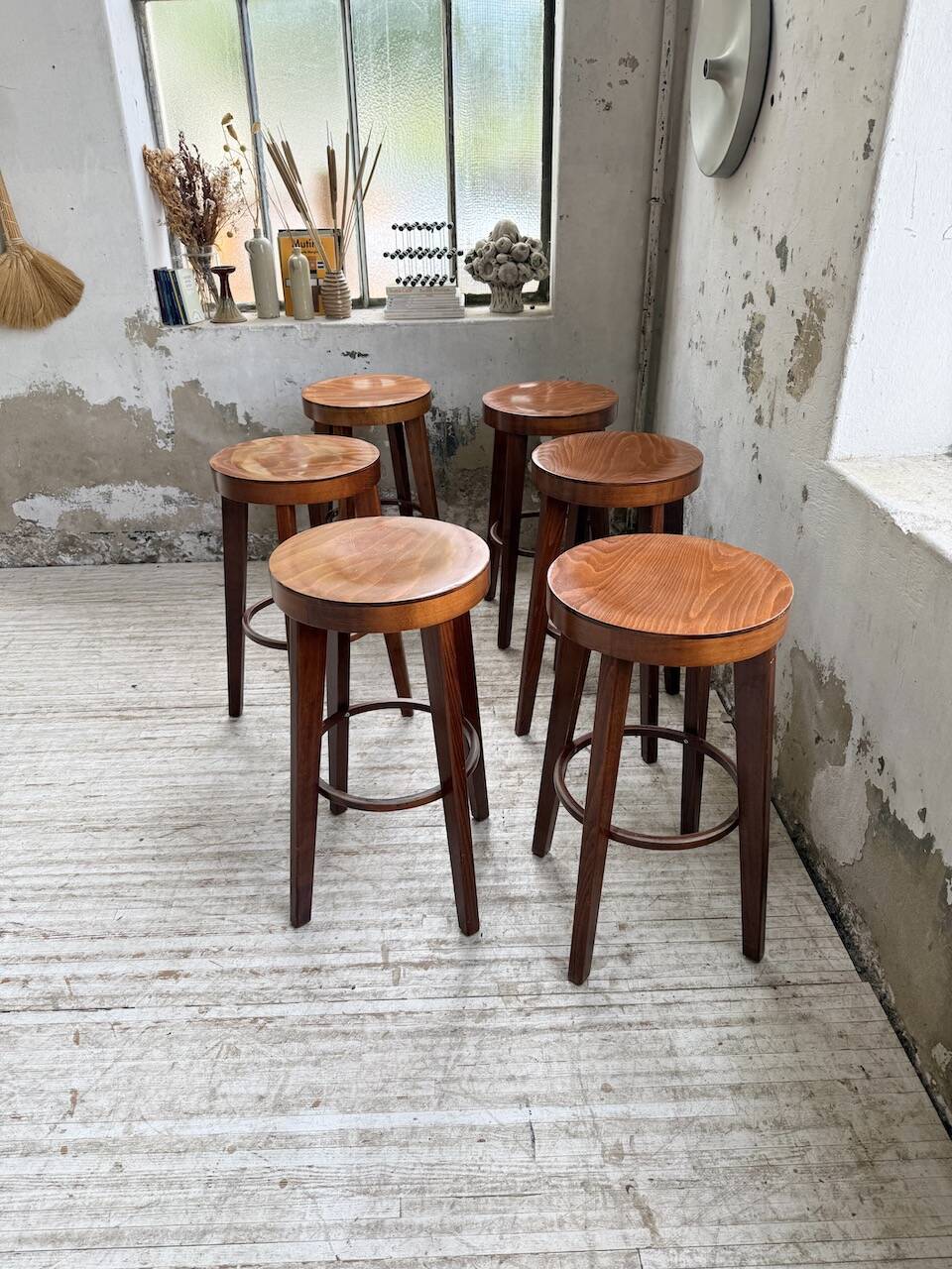 6 vintage Baumann bar stools