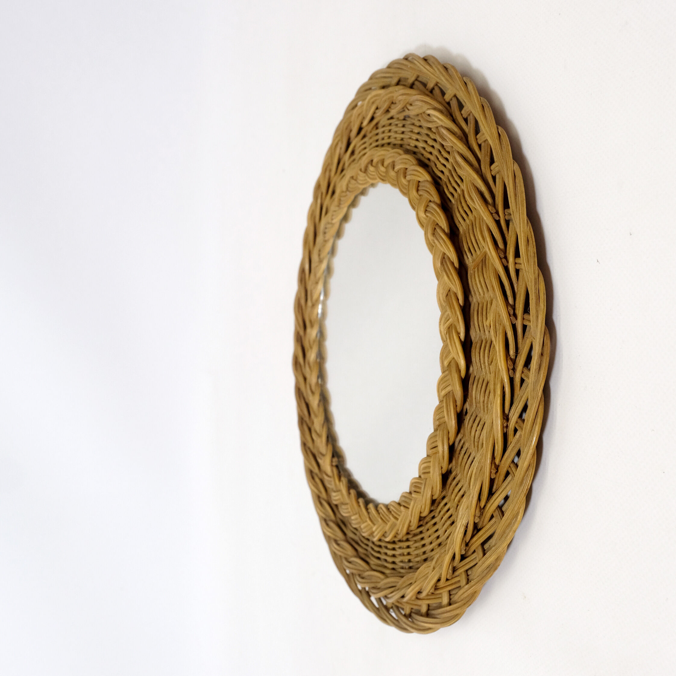 Round wicker mirror, 34cm