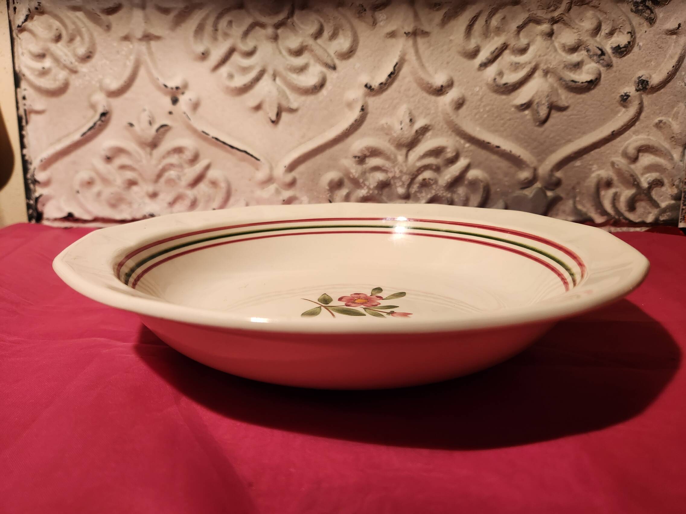 Hollow round plate Armelle Sarreguemines hand-painted