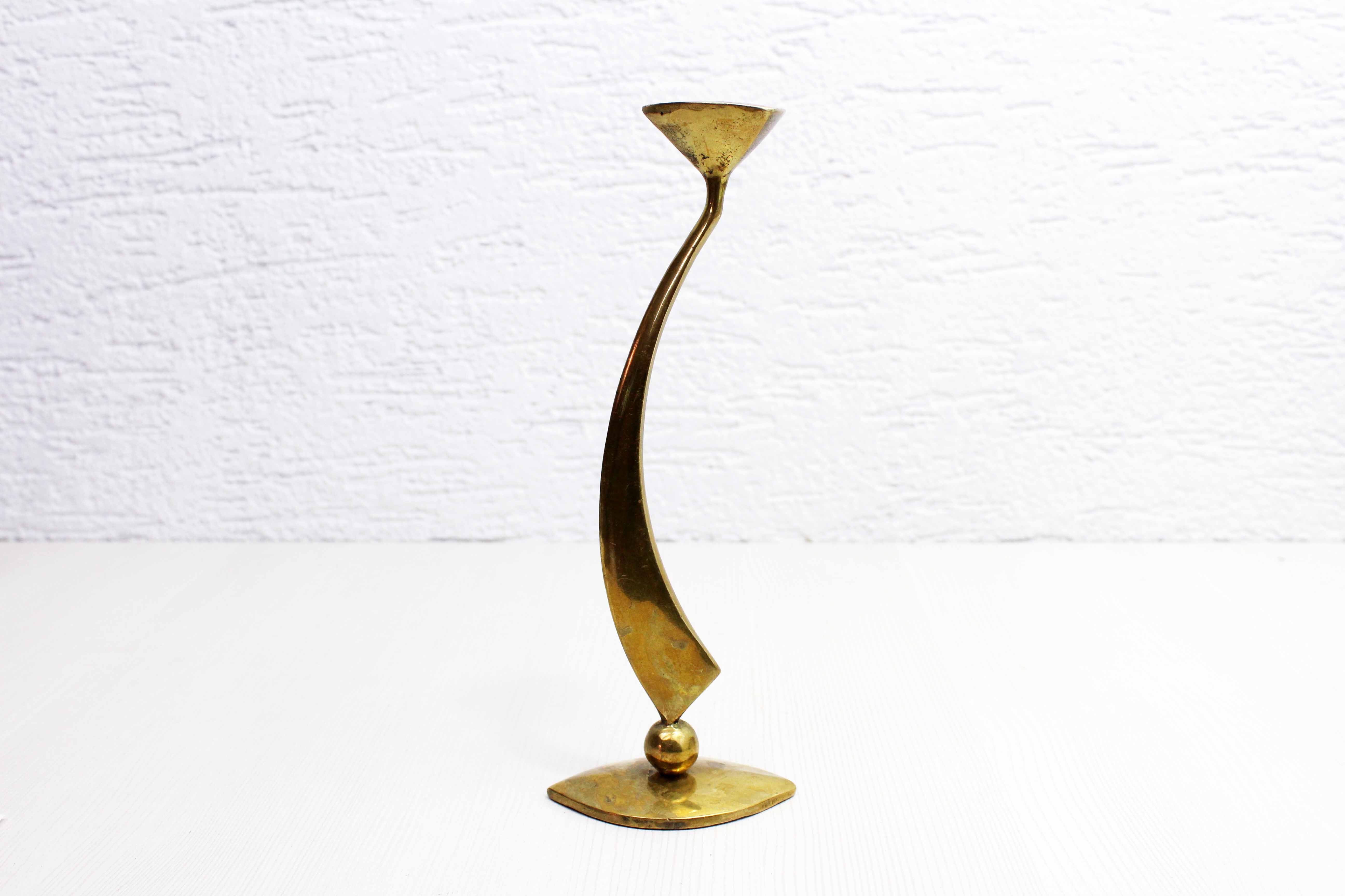 Modernist candle holder