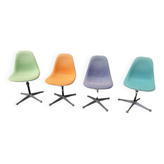 Series of 4 chairs by Eames editionHerman Miller