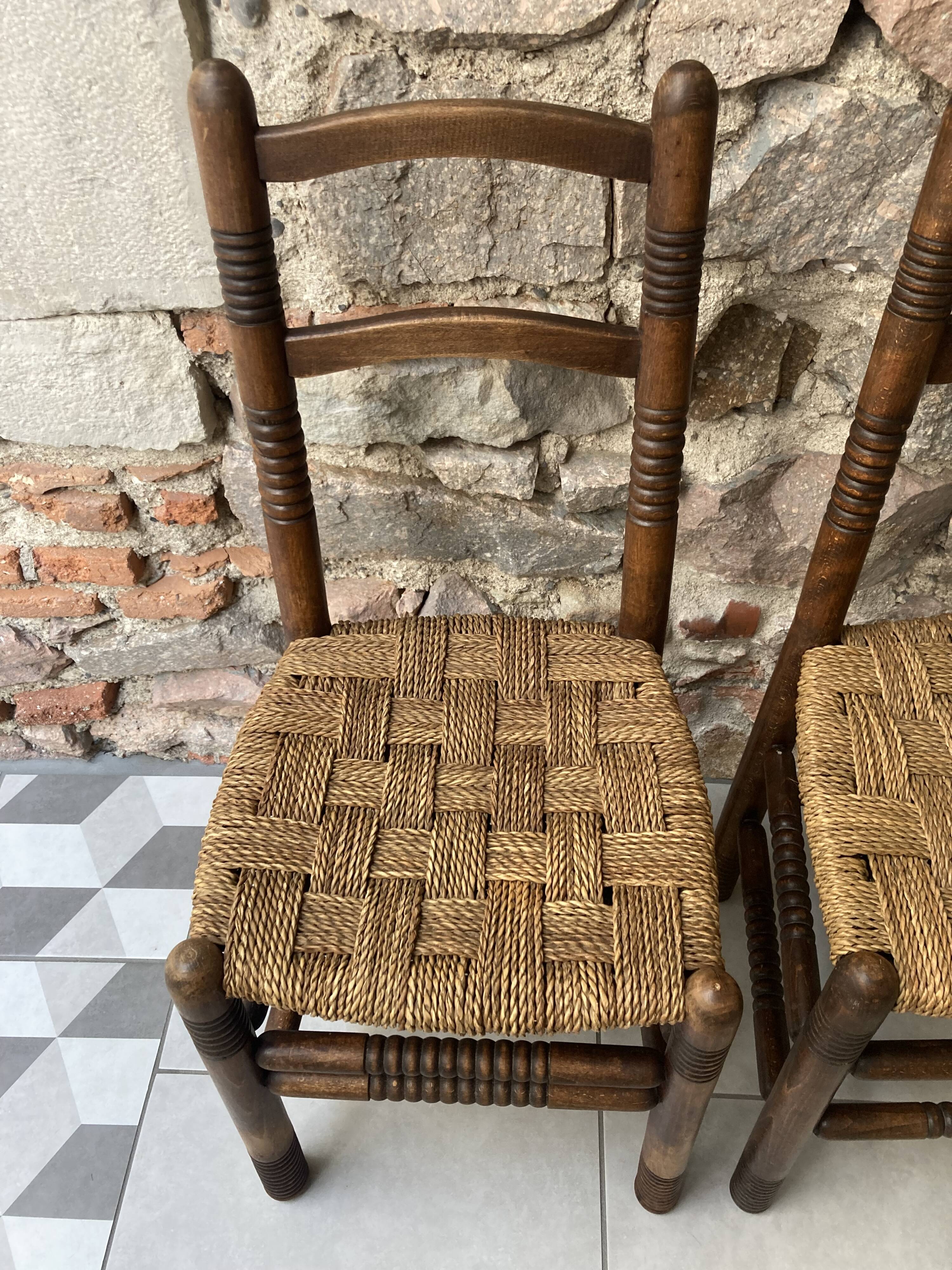 Duo de chaises en bois tourné et corde tressée, années 50-60