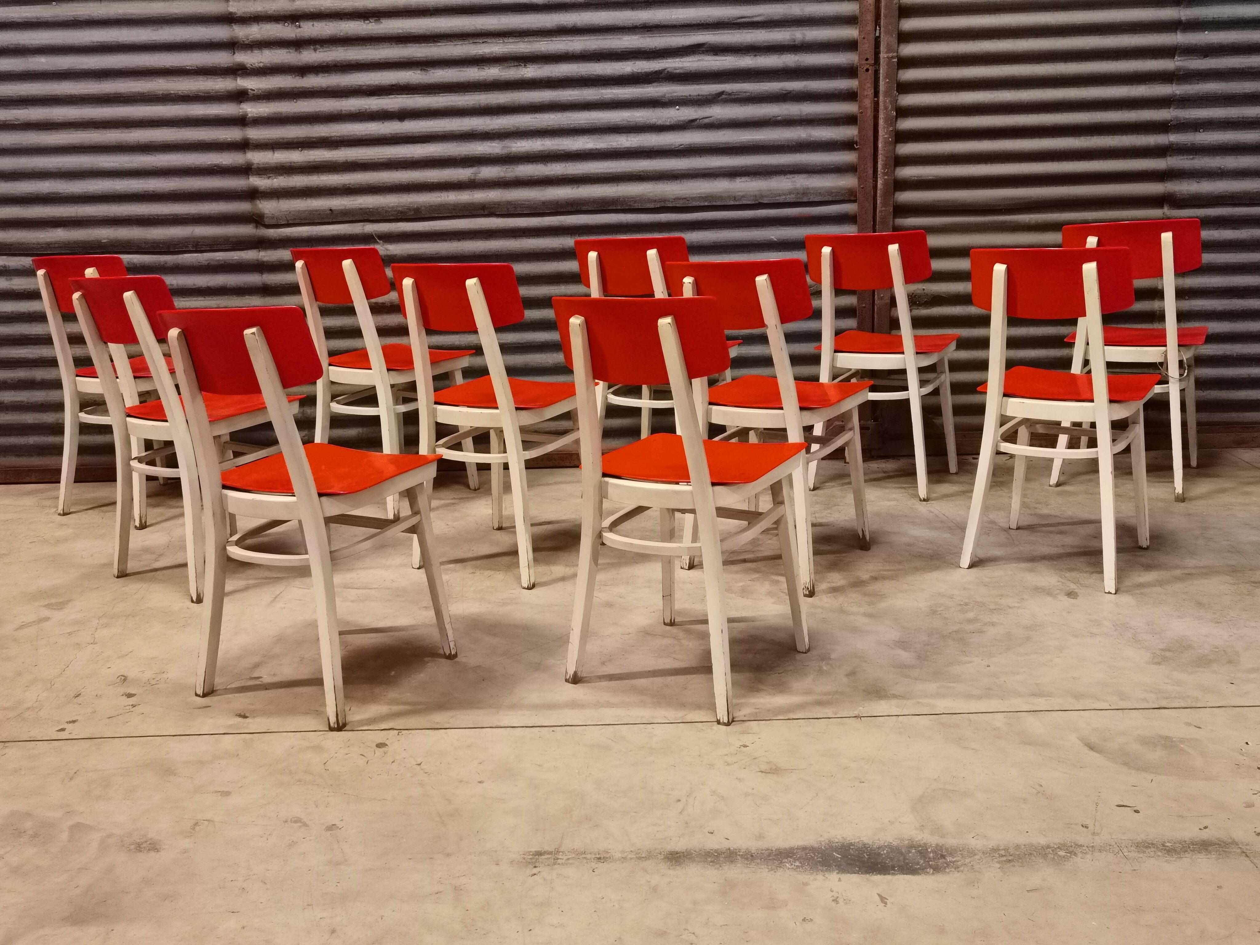 Lot de 11 chaises Ton