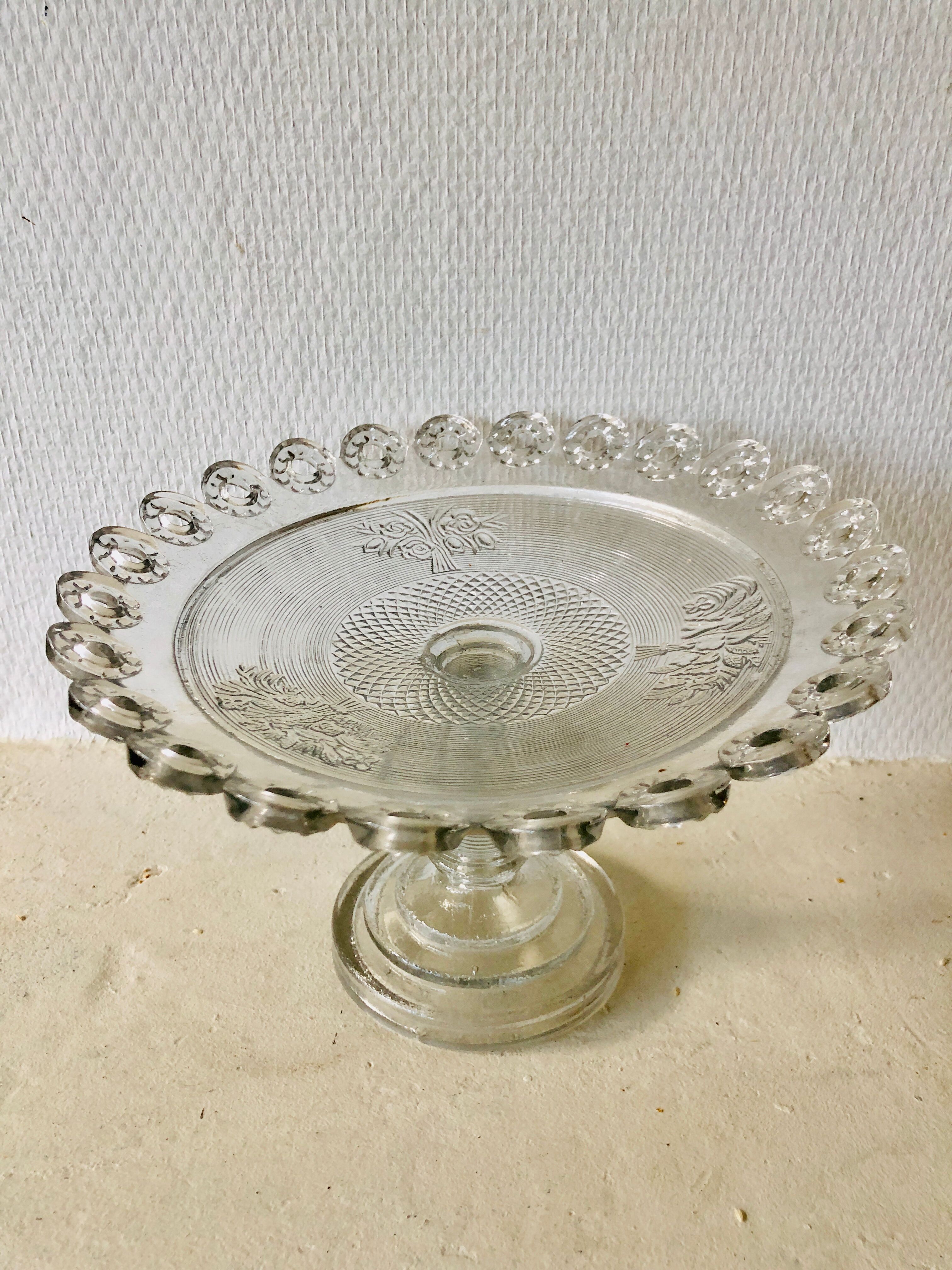 Moulded glass compotier