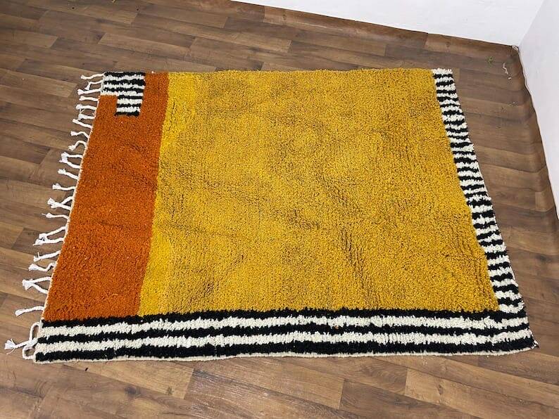 Traditional coloured Beni Ourain Berber rug, size 140 x 260 cm.