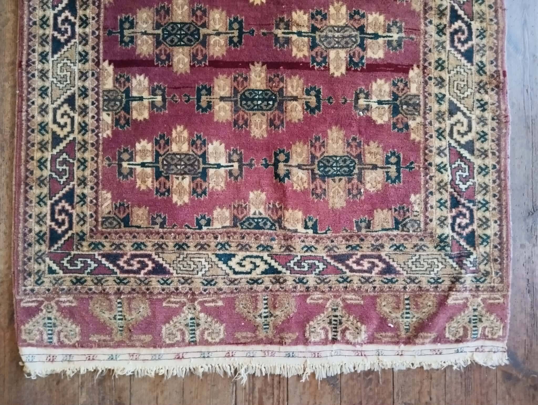 Handmade Turkmen Bukhara carpet 172x110cm
