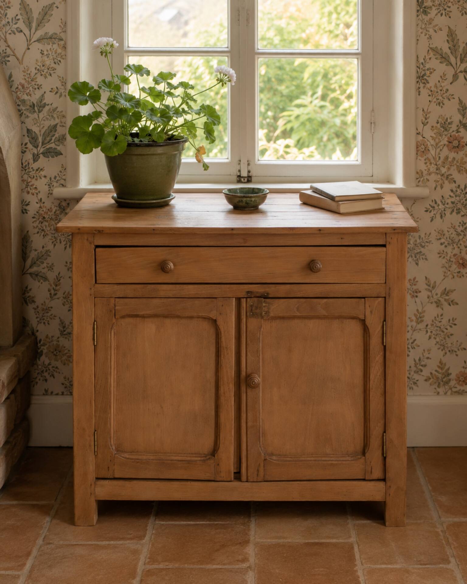 Vintage wooden renovated sideboard, 2 doors and 1 drawer.