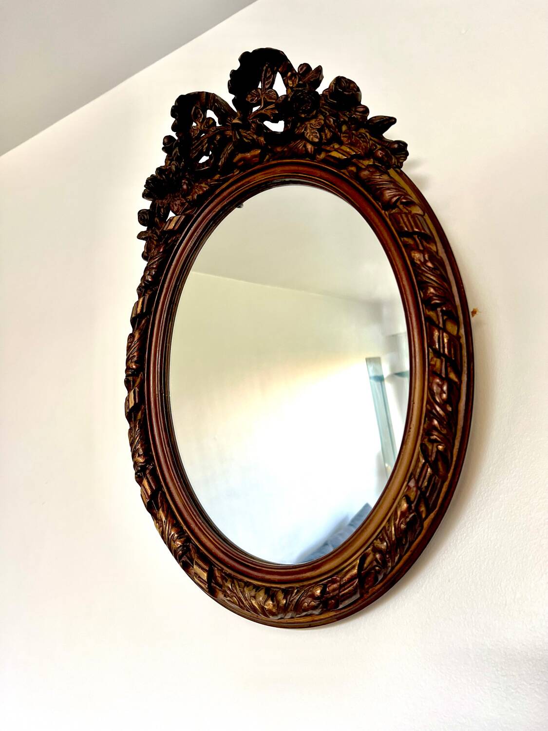 Miroir baroque en bois ovale