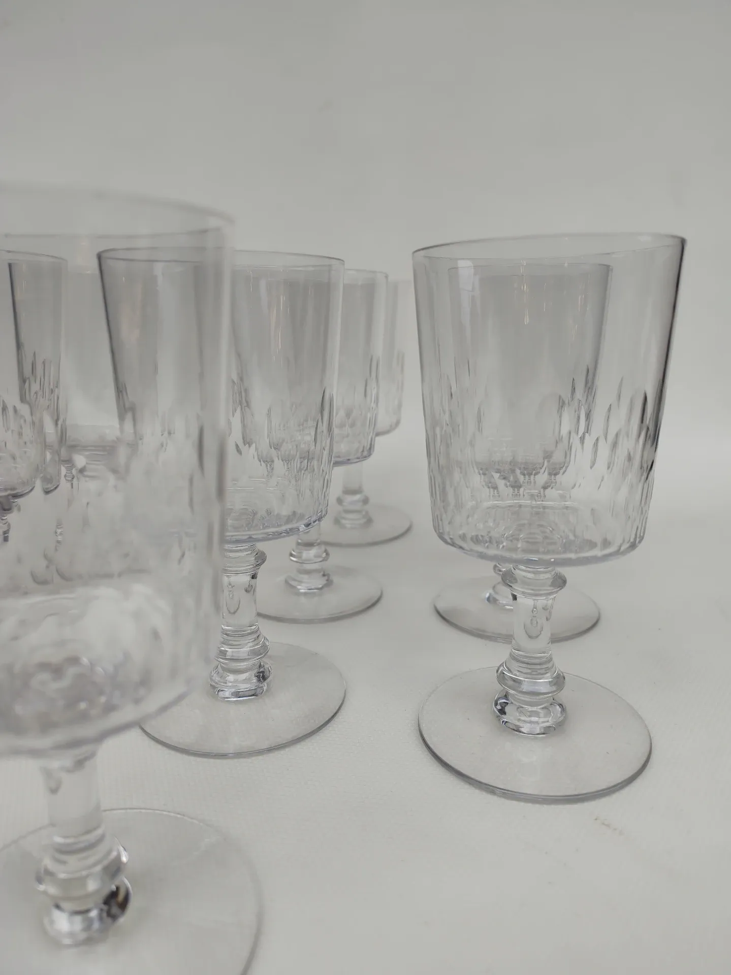 8 large crystal glasses from Baccarat, Champigny model.