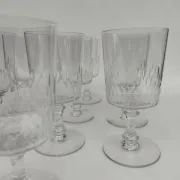 8 grands verres en cristal de Baccarat, modèle Champigny.