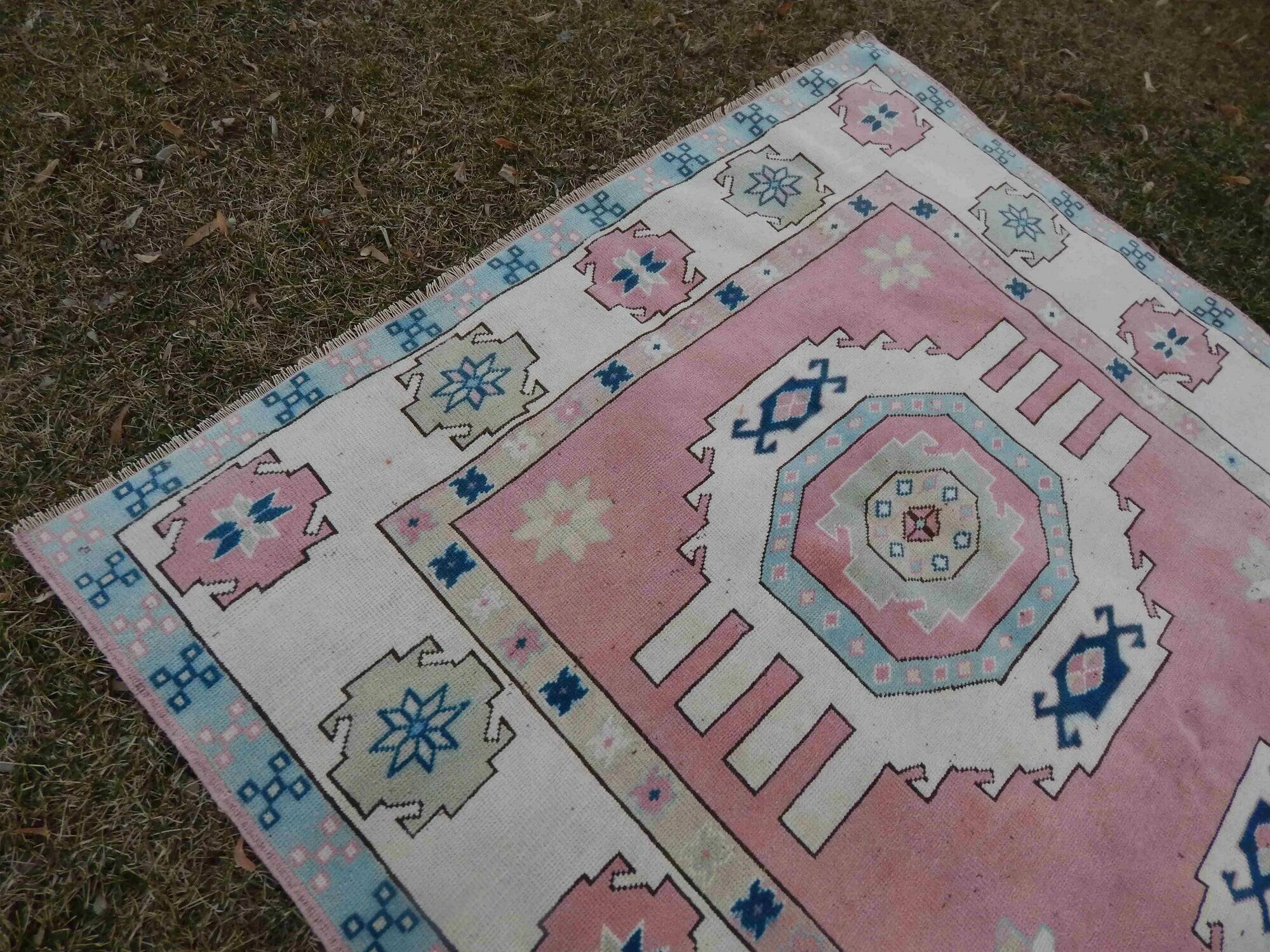 Vintage handmade Turkish rug 175x240 cm